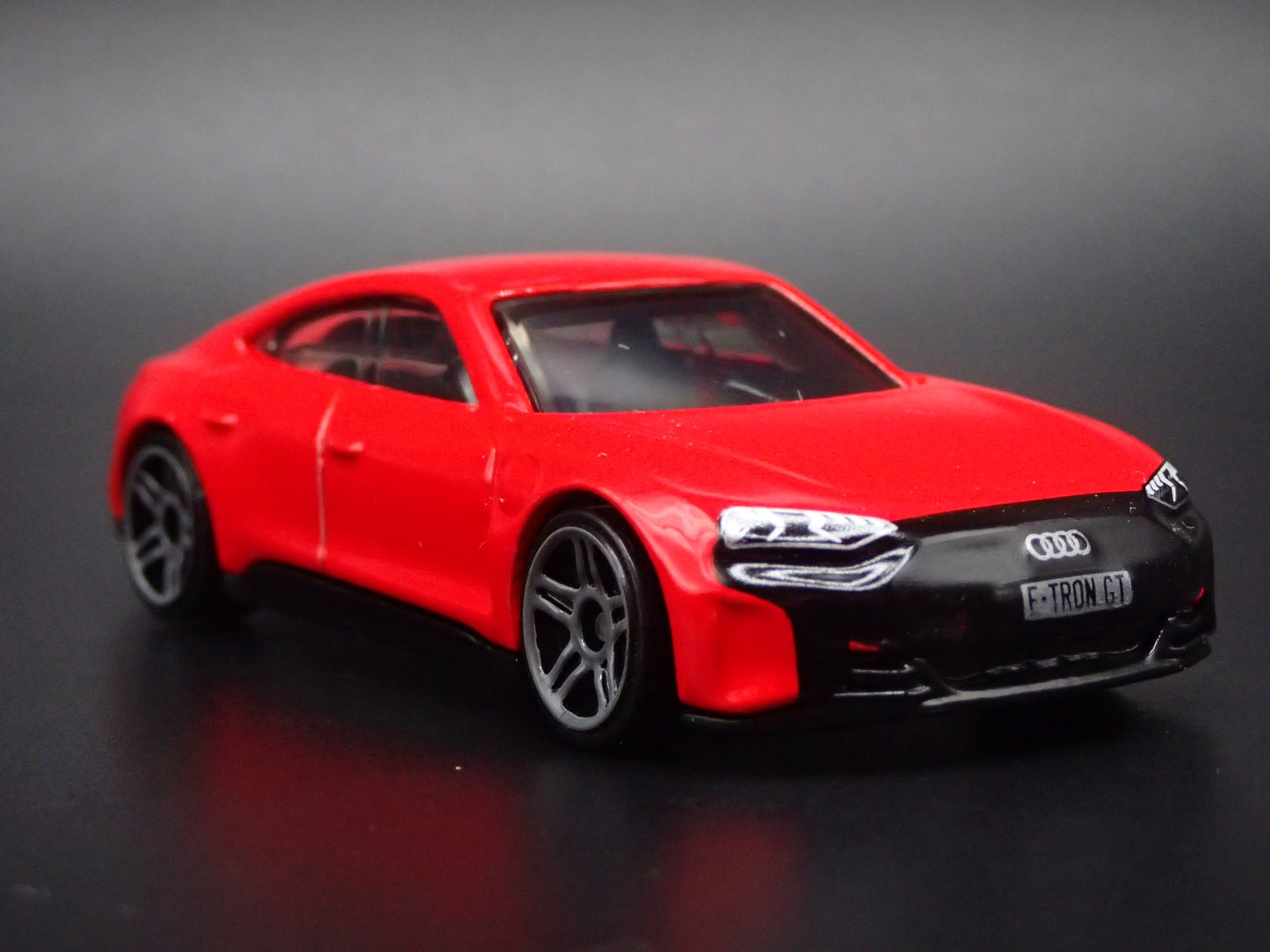 2021-2025 AUDI RS E TRON GT RED 1:64 SCALE COLLECTIBLE DIECAST MODEL CAR