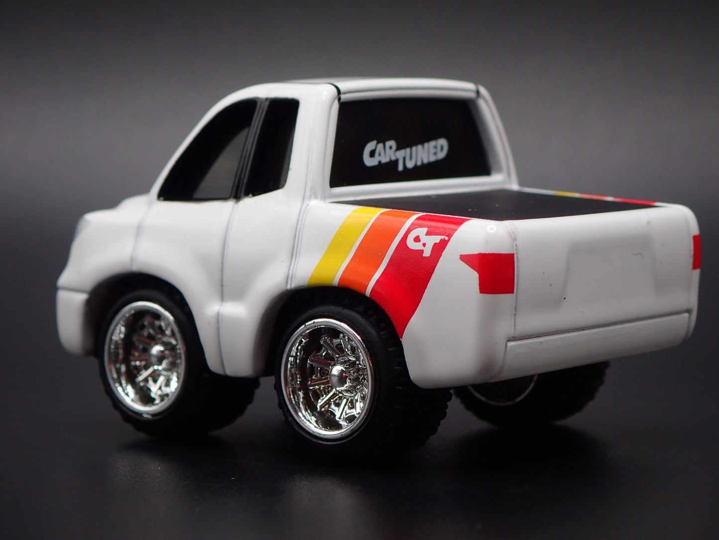 2010 TOYOTA TUNDRA PICKUP TRUCK CAR TUNED 1/64 SCALE DIORAMA DIECAST MODEL CAR