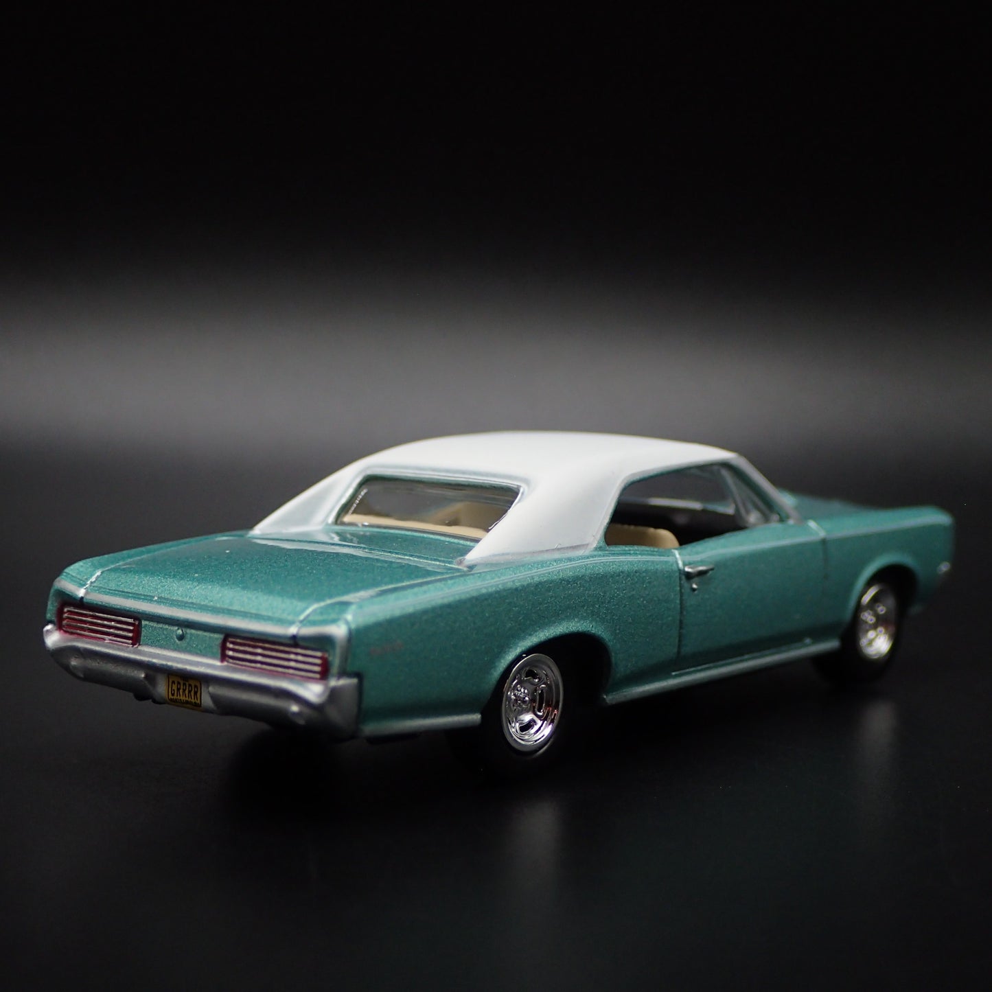 1966 66 PONTIAC GTO MUSCLE CAR 1/64 SCALE COLLECTIBLE DIORAMA DIECAST MODEL CAR