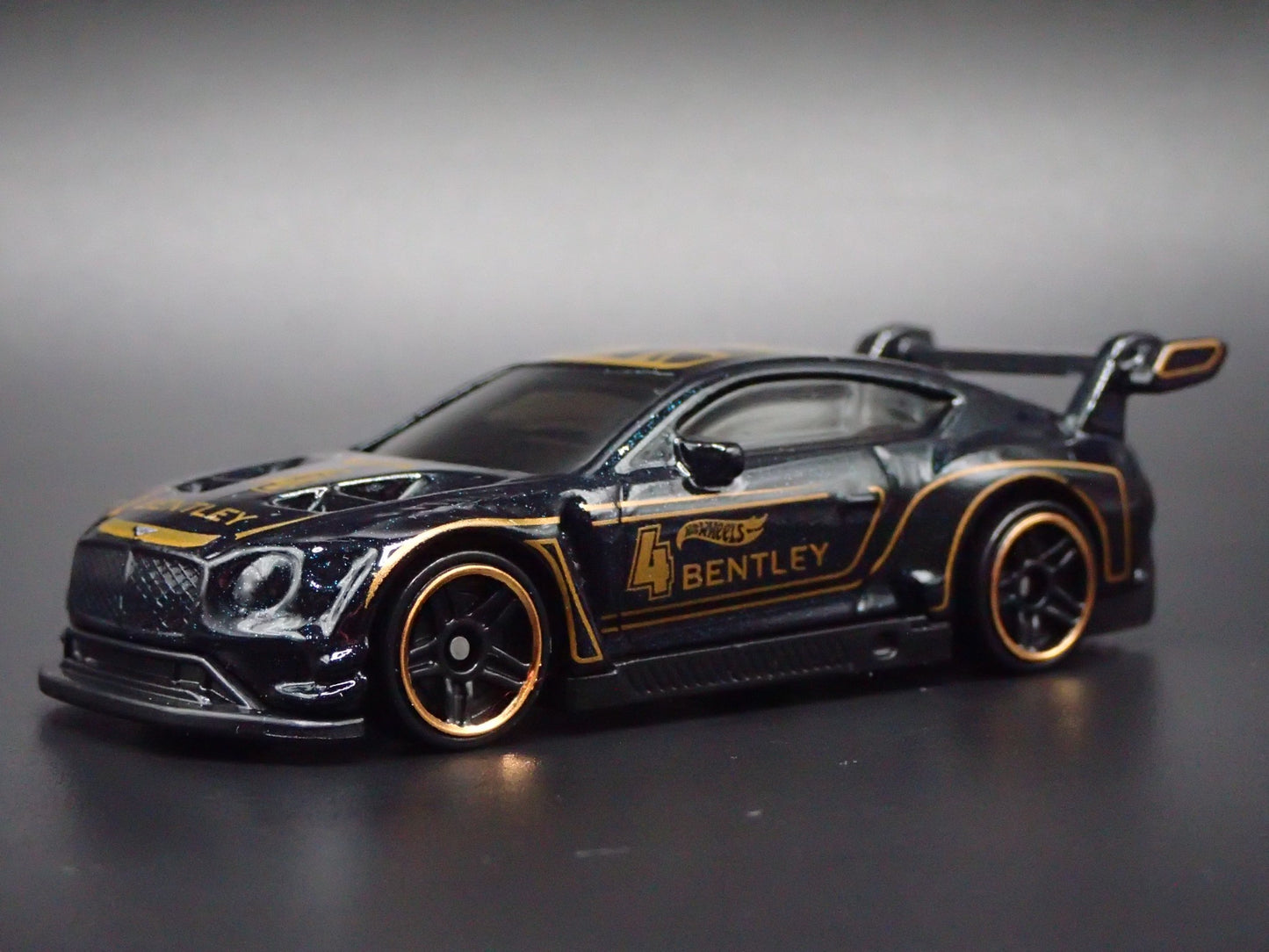 2018-2024 BENTLEY CONTINENTAL GT3 BLACK 1:64 SCALE DIORAMA DIECAST MODEL CAR