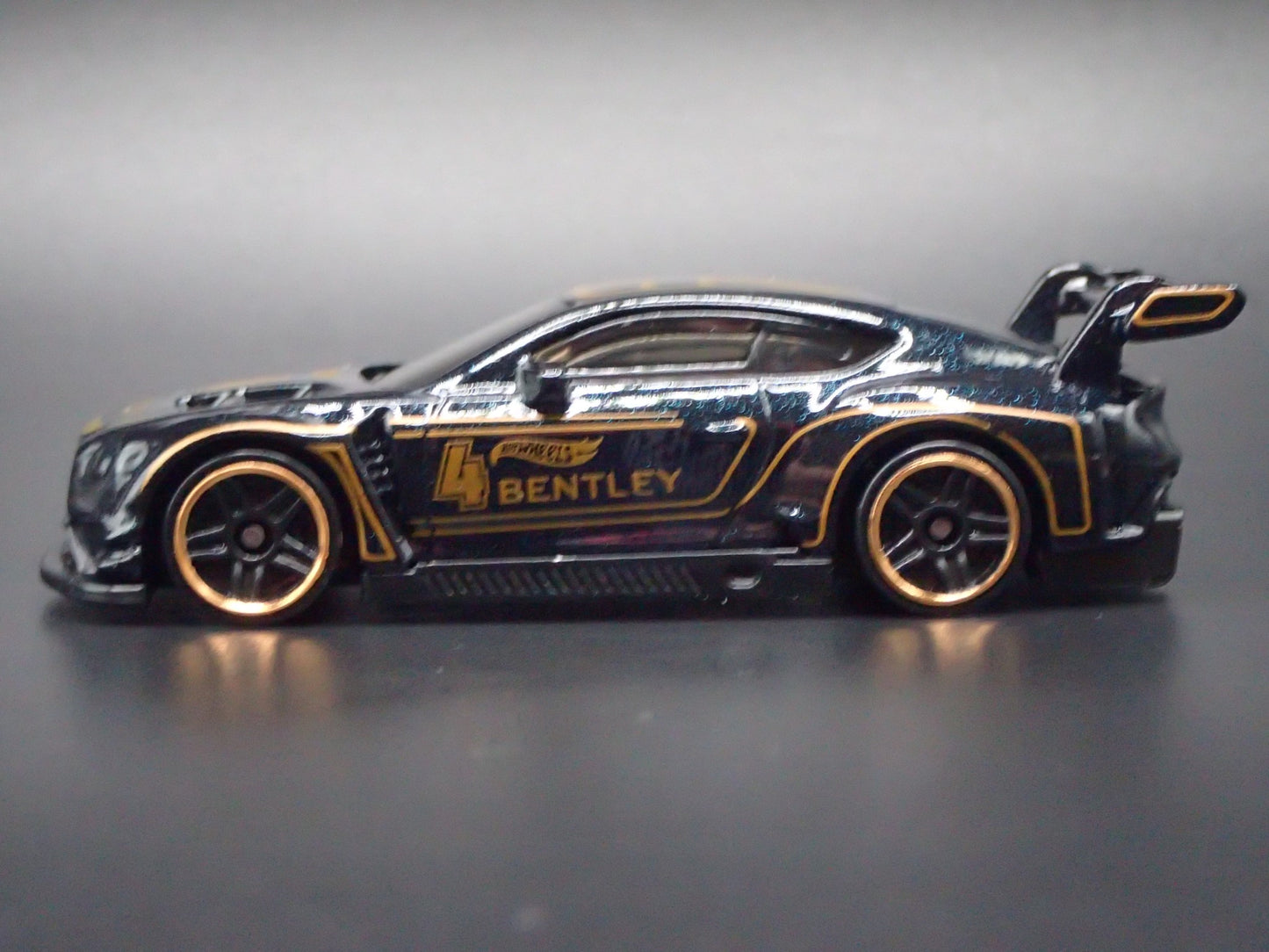 2018-2024 BENTLEY CONTINENTAL GT3 BLACK 1:64 SCALE DIORAMA DIECAST MODEL CAR