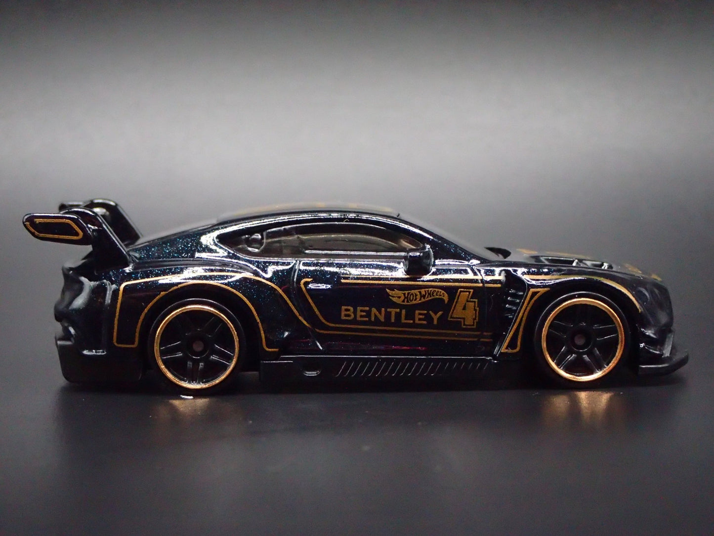 2018-2024 BENTLEY CONTINENTAL GT3 BLACK 1:64 SCALE DIORAMA DIECAST MODEL CAR