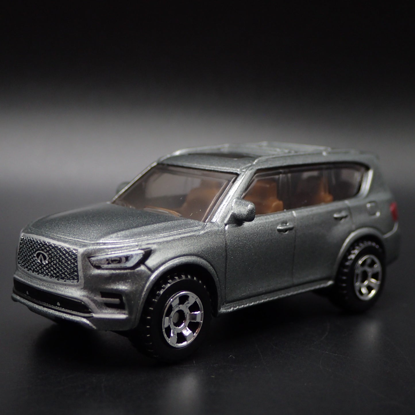 2018-2023 INFINITI QX80 SUV 1:64 SCALE COLLECTIBLE DIORAMA DIECAST MODEL CAR