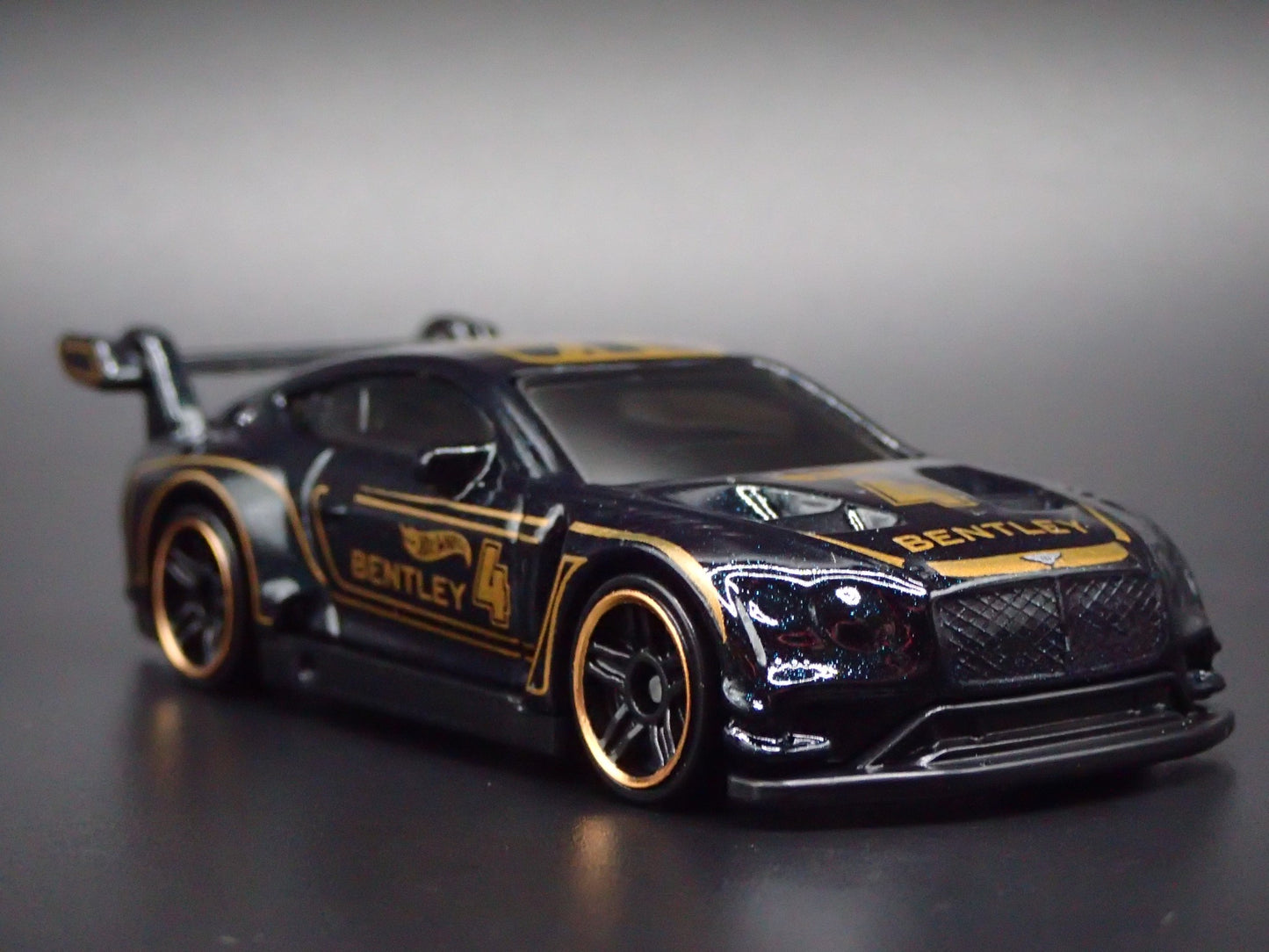 2018-2024 BENTLEY CONTINENTAL GT3 BLACK 1:64 SCALE DIORAMA DIECAST MODEL CAR