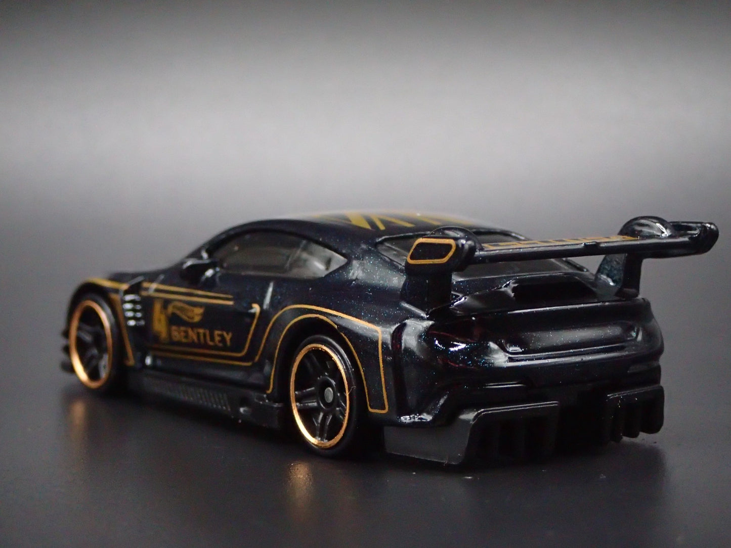 2018-2024 BENTLEY CONTINENTAL GT3 BLACK 1:64 SCALE DIORAMA DIECAST MODEL CAR