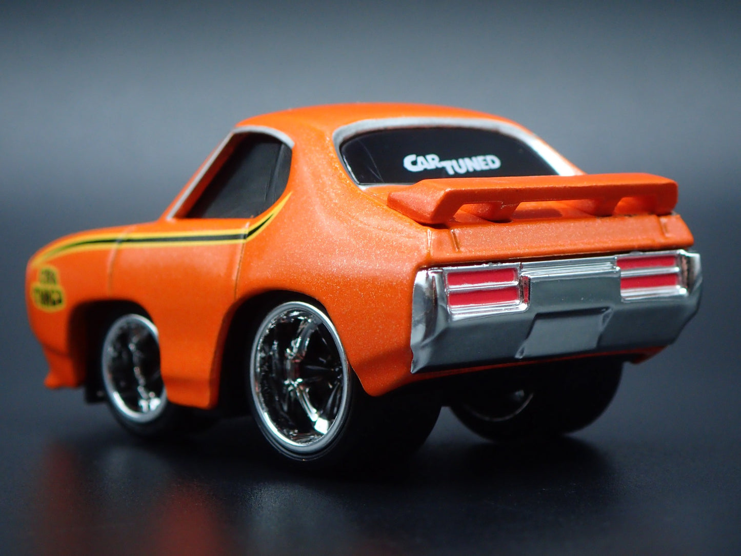 1969 69 PONTIAC GTO JUDGE CAR TUNED ORANGE 1:64 SCALE DIORAMA DIECAST MODEL CAR