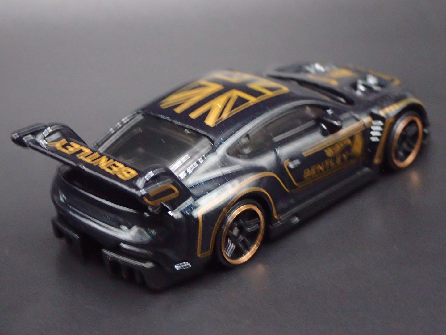 2018-2024 BENTLEY CONTINENTAL GT3 BLACK 1:64 SCALE DIORAMA DIECAST MODEL CAR