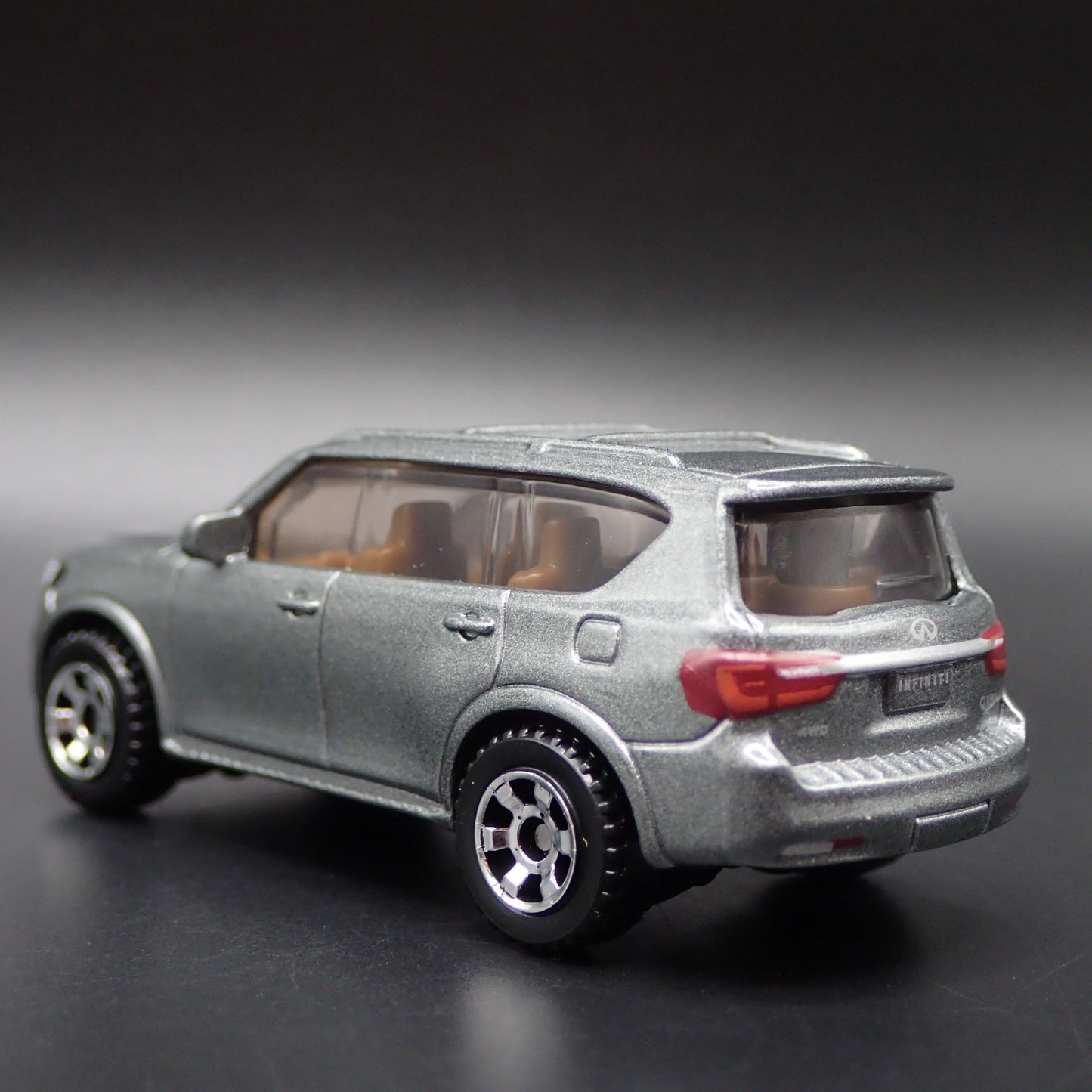 2018-2023 INFINITI QX80 SUV 1:64 SCALE COLLECTIBLE DIORAMA DIECAST MODEL CAR