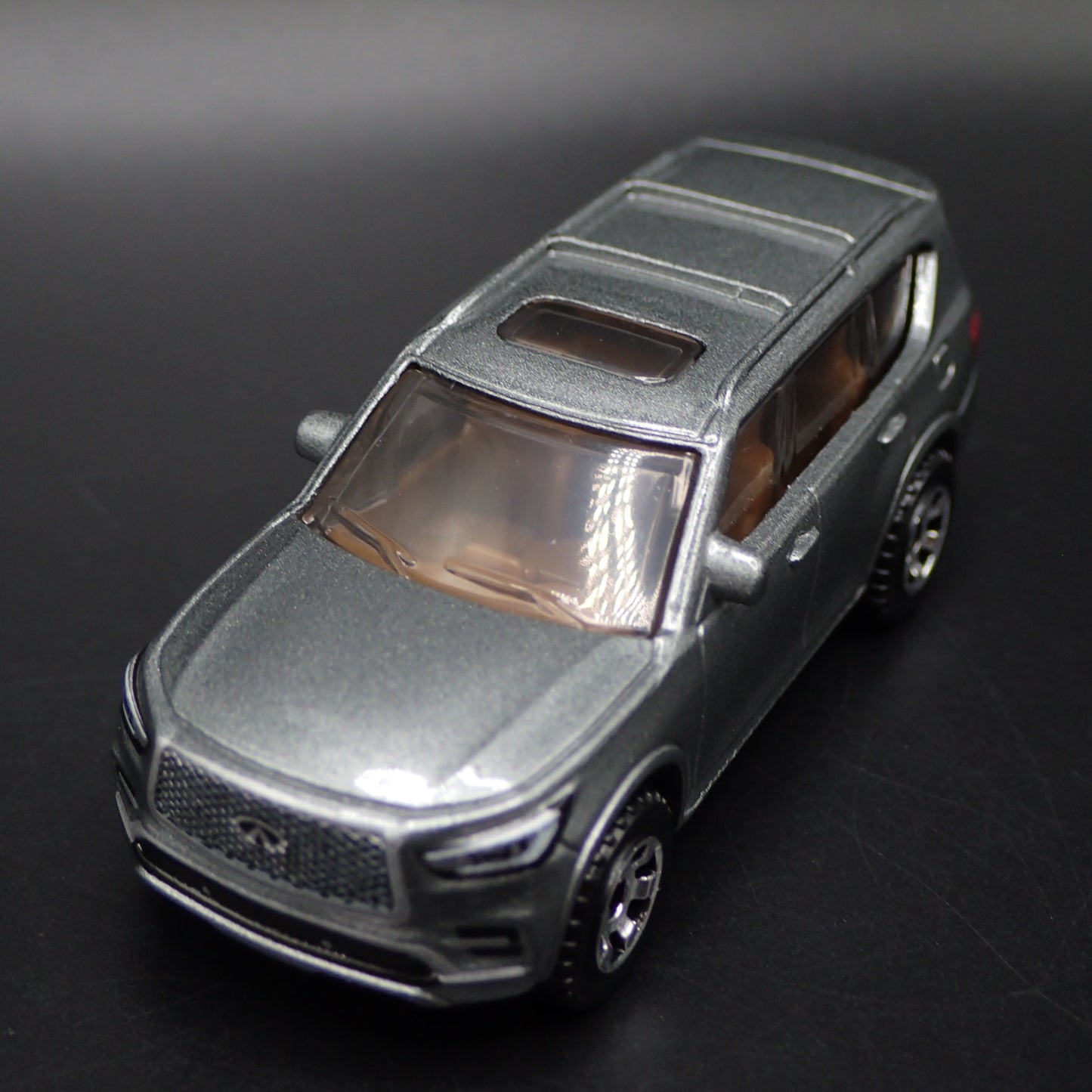 2018-2023 INFINITI QX80 SUV 1:64 SCALE COLLECTIBLE DIORAMA DIECAST MODEL CAR