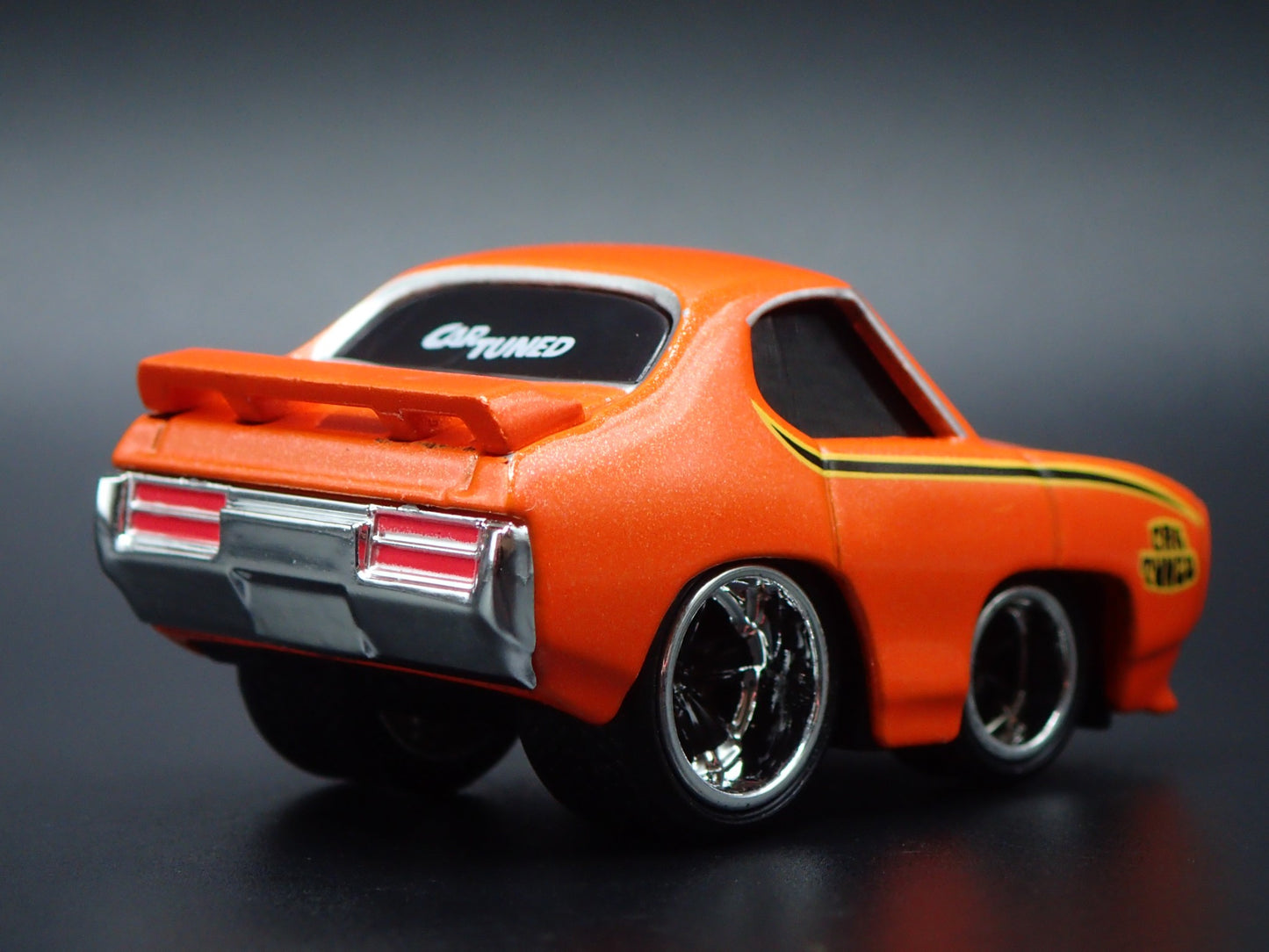 1969 69 PONTIAC GTO JUDGE CAR TUNED ORANGE 1:64 SCALE DIORAMA DIECAST MODEL CAR