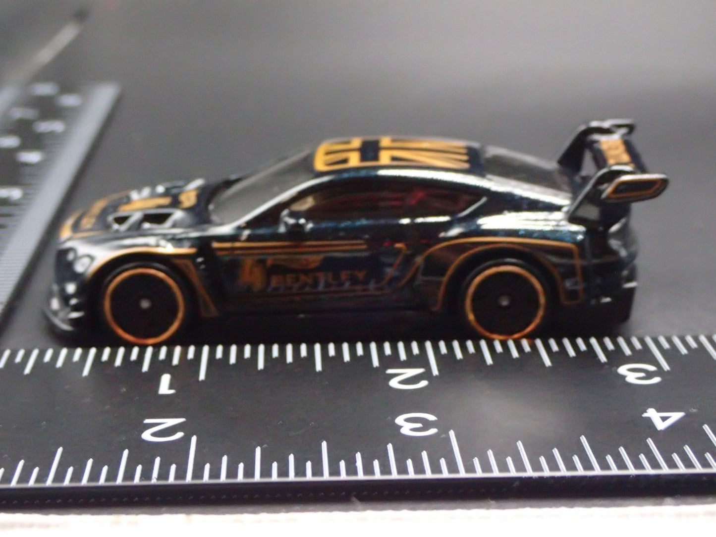 2018-2024 BENTLEY CONTINENTAL GT3 BLACK 1:64 SCALE DIORAMA DIECAST MODEL CAR