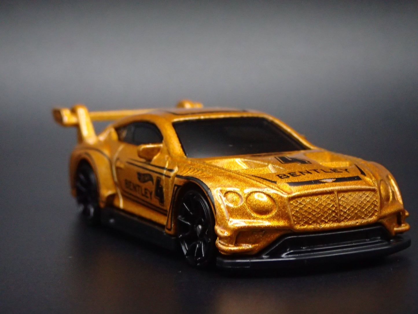 2018-2024 BENTLEY CONTINENTAL GT3 GOLD 1:64 SCALE DIORAMA DIECAST MODEL CAR