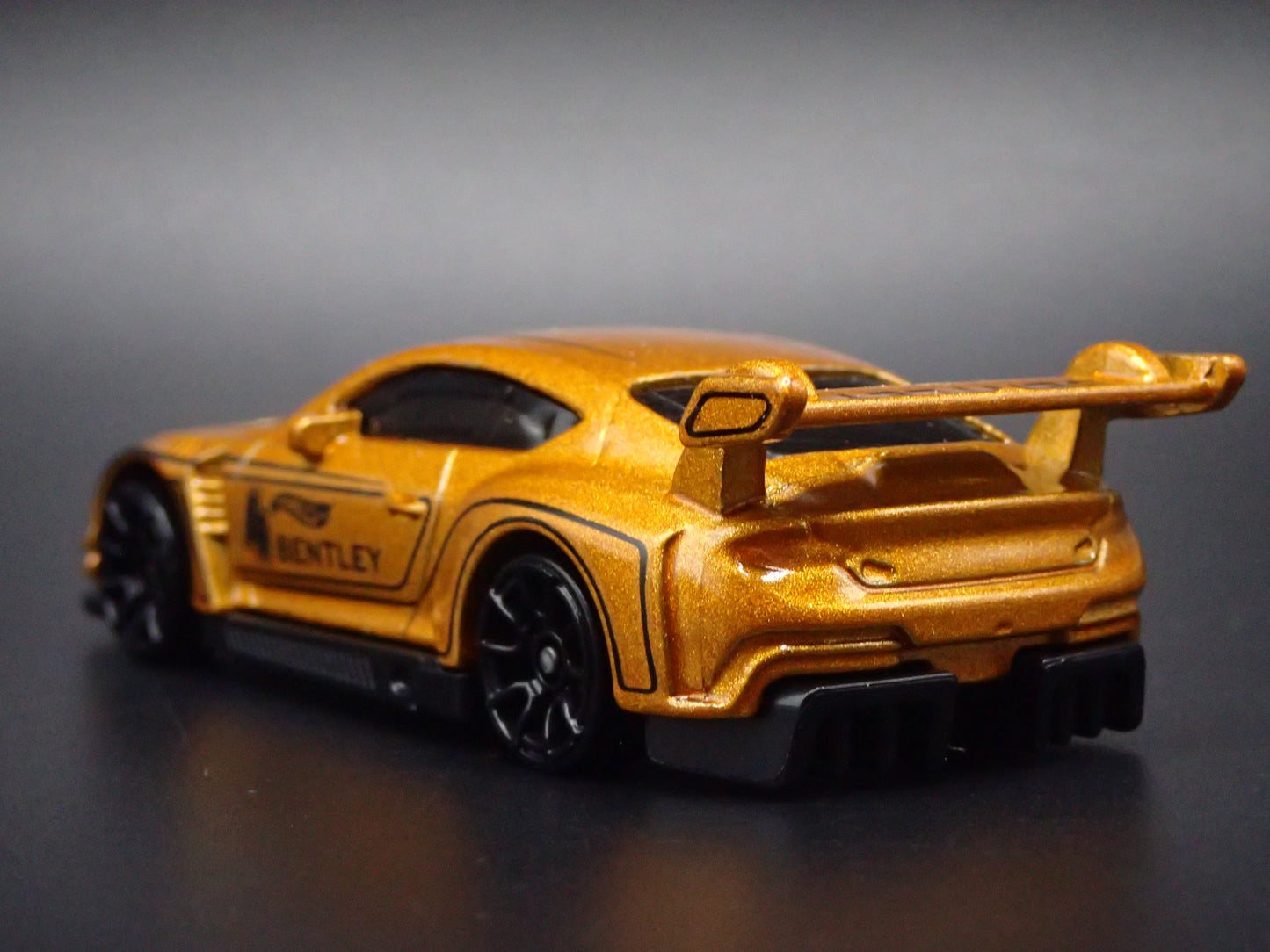 2018-2024 BENTLEY CONTINENTAL GT3 GOLD 1:64 SCALE DIORAMA DIECAST MODEL CAR