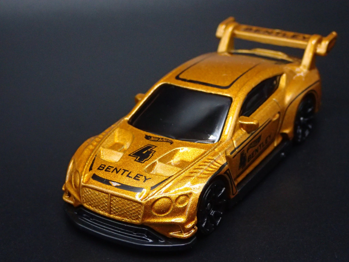 2018-2024 BENTLEY CONTINENTAL GT3 GOLD 1:64 SCALE DIORAMA DIECAST MODEL CAR