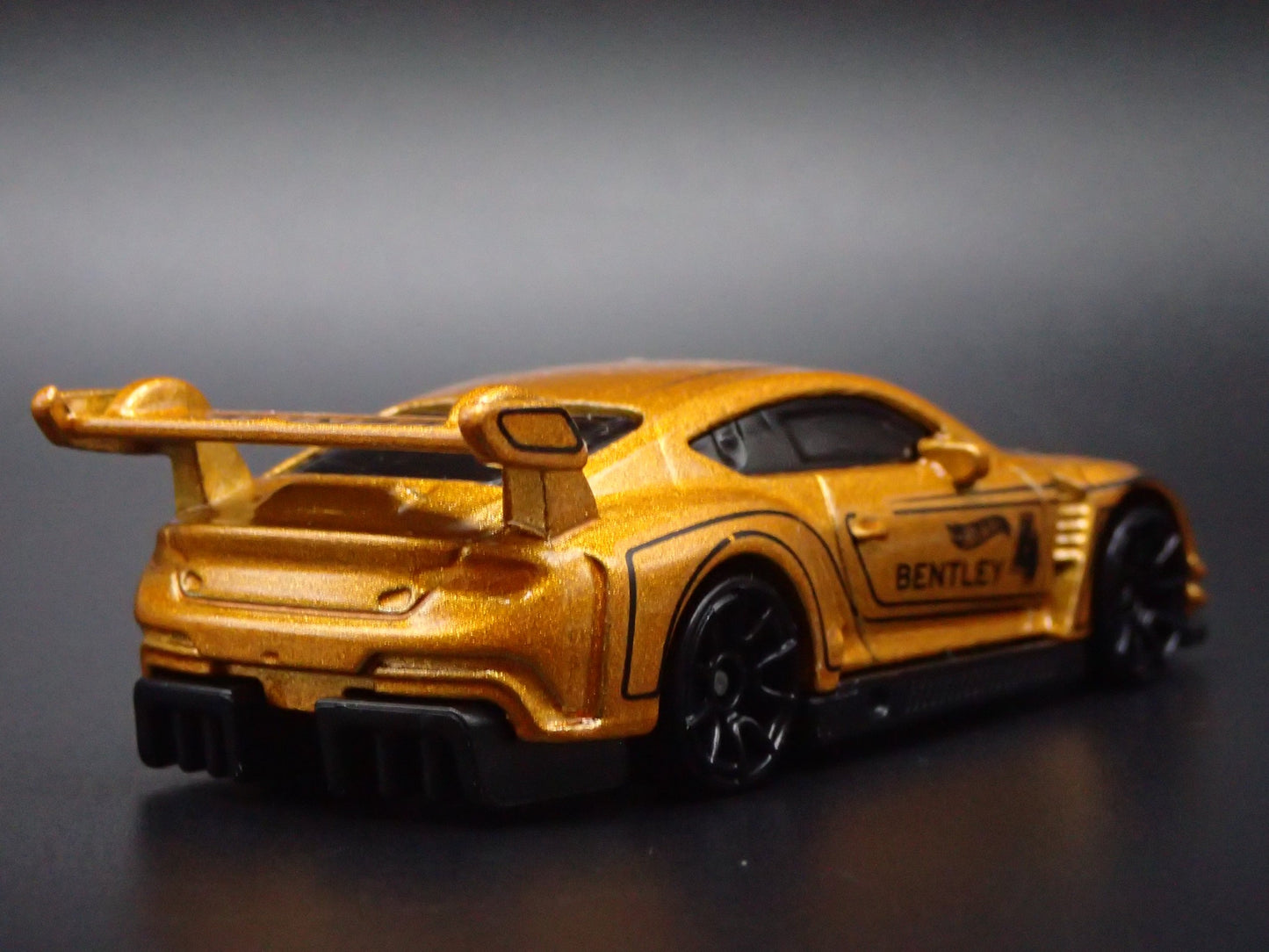 2018-2024 BENTLEY CONTINENTAL GT3 GOLD 1:64 SCALE DIORAMA DIECAST MODEL CAR