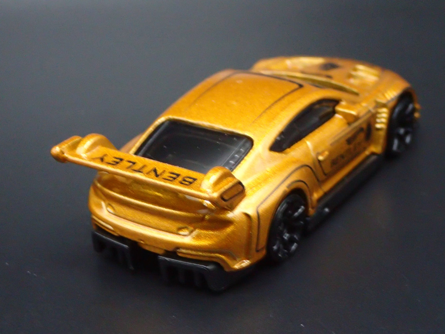 2018-2024 BENTLEY CONTINENTAL GT3 GOLD 1:64 SCALE DIORAMA DIECAST MODEL CAR