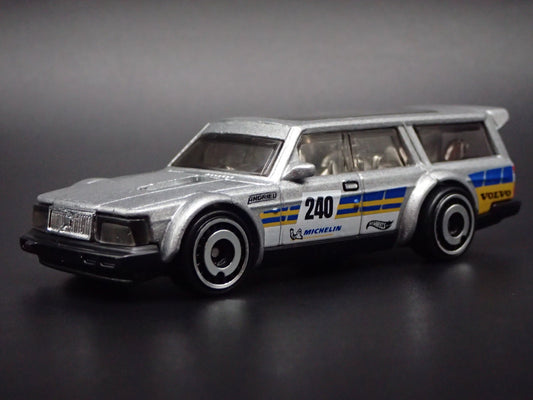 VOLVO 240 DRIFT STATION WAGON 1:64 SCALE COLLECTIBLE DIORAMA DIECAST MODEL CAR