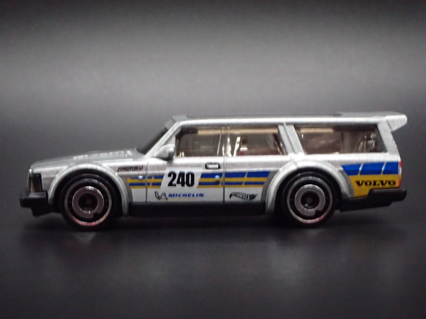 VOLVO 240 DRIFT STATION WAGON 1:64 SCALE COLLECTIBLE DIORAMA DIECAST MODEL CAR