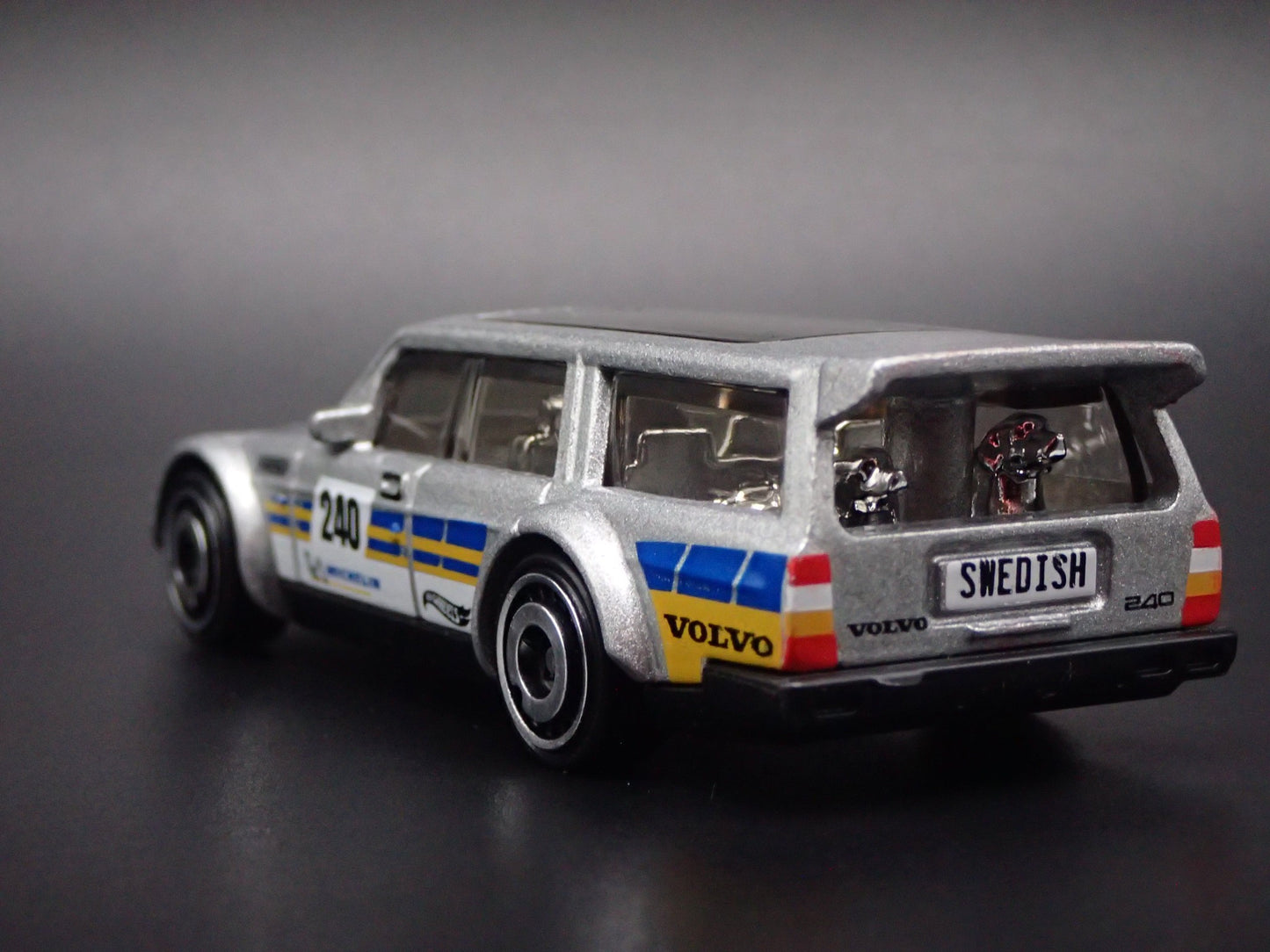 VOLVO 240 DRIFT STATION WAGON 1:64 SCALE COLLECTIBLE DIORAMA DIECAST MODEL CAR