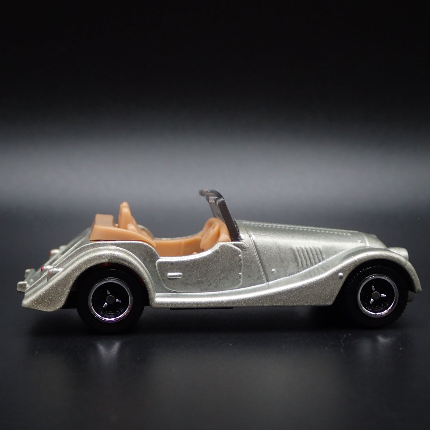 2020-2025 MORGAN PLUS FOUR +4 1:64 SCALE COLLECTIBLE DIORAMA DIECAST MODEL CAR