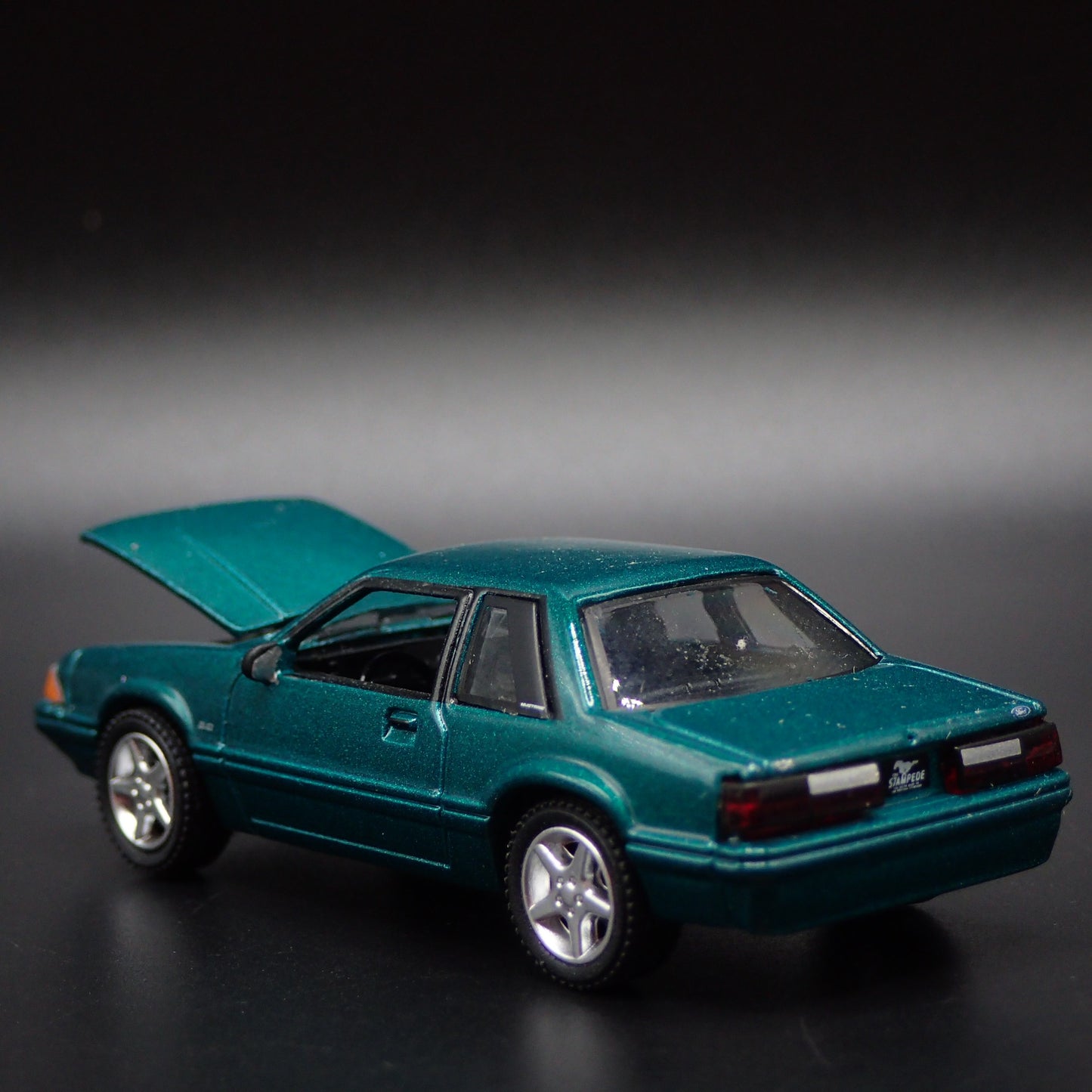 1992 92 FORD MUSTANG LX 5.0 FOX BODY 1:64 SCALE COLLECTIBLE DIECAST MODEL CAR