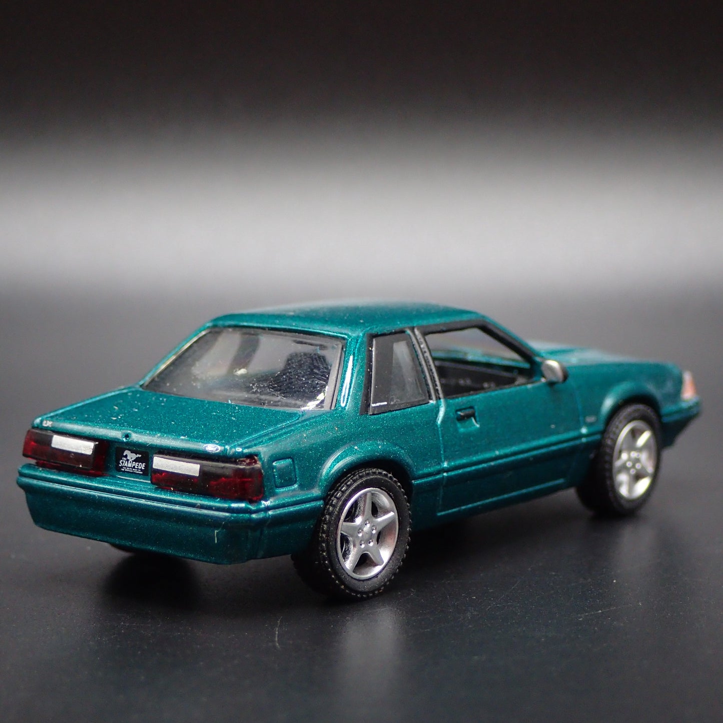 1992 92 FORD MUSTANG LX 5.0 FOX BODY 1:64 SCALE COLLECTIBLE DIECAST MODEL CAR