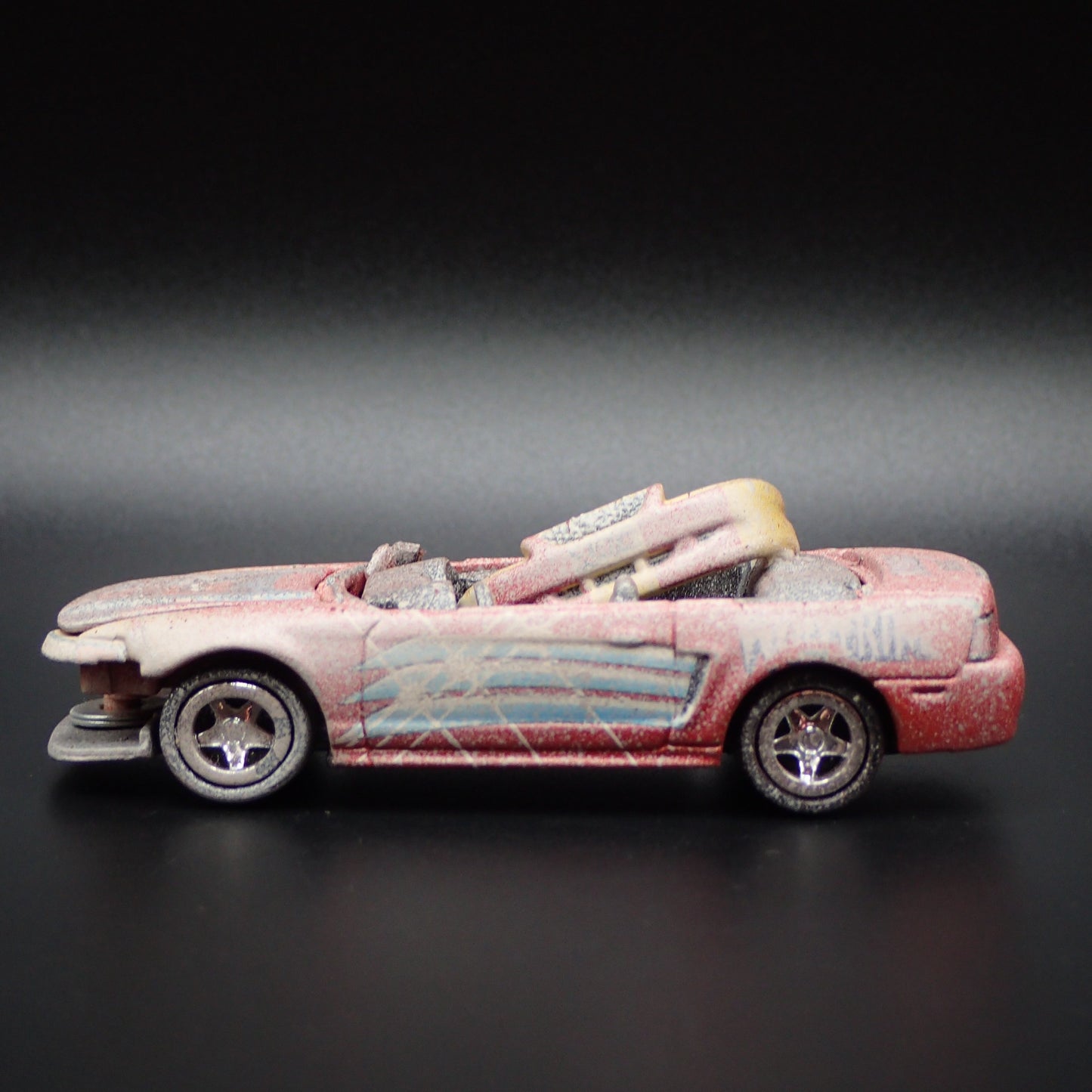 1999-2004 FORD MUSTANG GT BRTC BARN FIND 1:64 SCALE DIORAMA DIECAST MODEL CAR