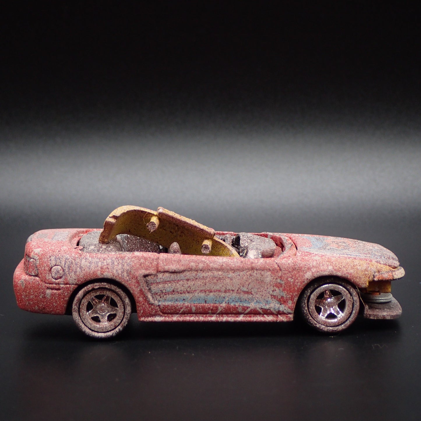 1999-2004 FORD MUSTANG GT BRTC BARN FIND 1:64 SCALE DIORAMA DIECAST MODEL CAR