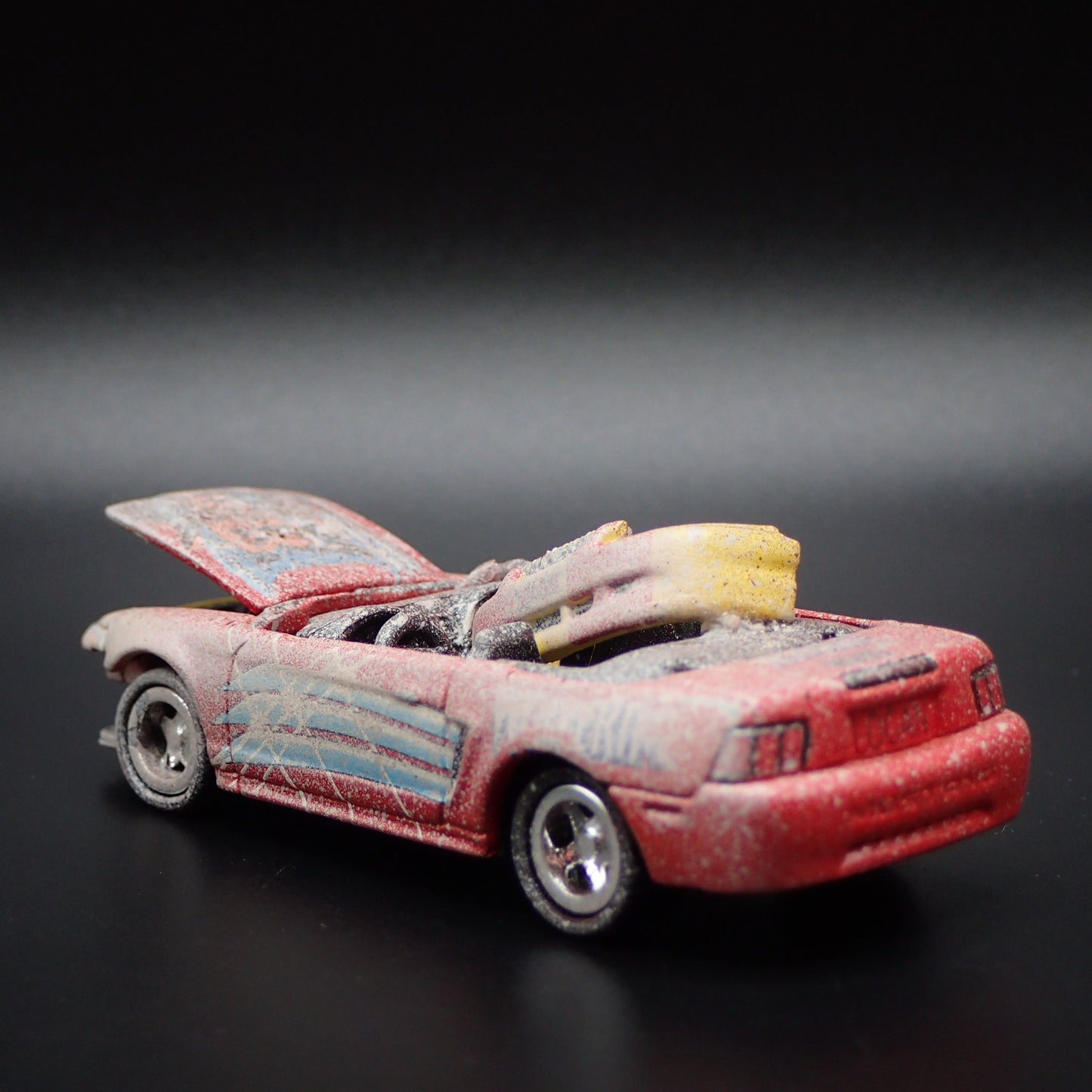 1999-2004 FORD MUSTANG GT BRTC BARN FIND 1:64 SCALE DIORAMA DIECAST MODEL CAR