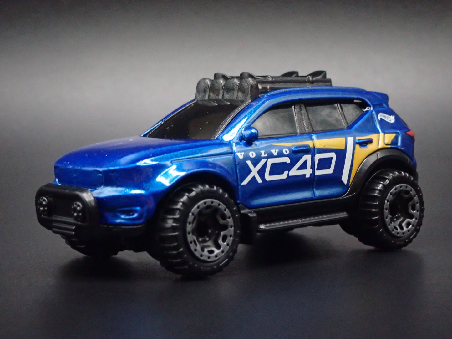 2018-2025 VOLVO XC40 COMPACT SUV 4 DOOR 1:64 SCALE DIORAMA DIECAST MODEL CAR