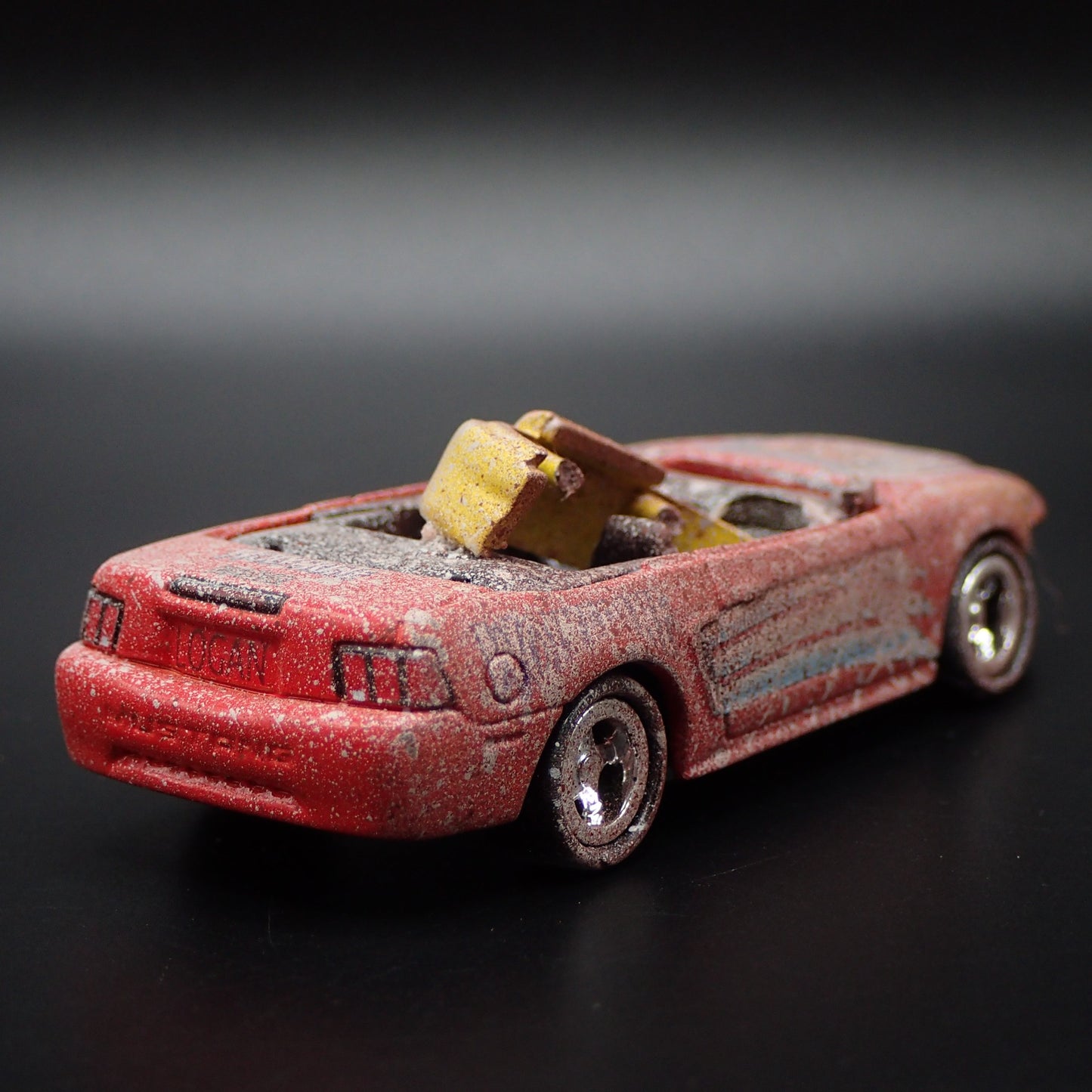 1999-2004 FORD MUSTANG GT BRTC BARN FIND 1:64 SCALE DIORAMA DIECAST MODEL CAR