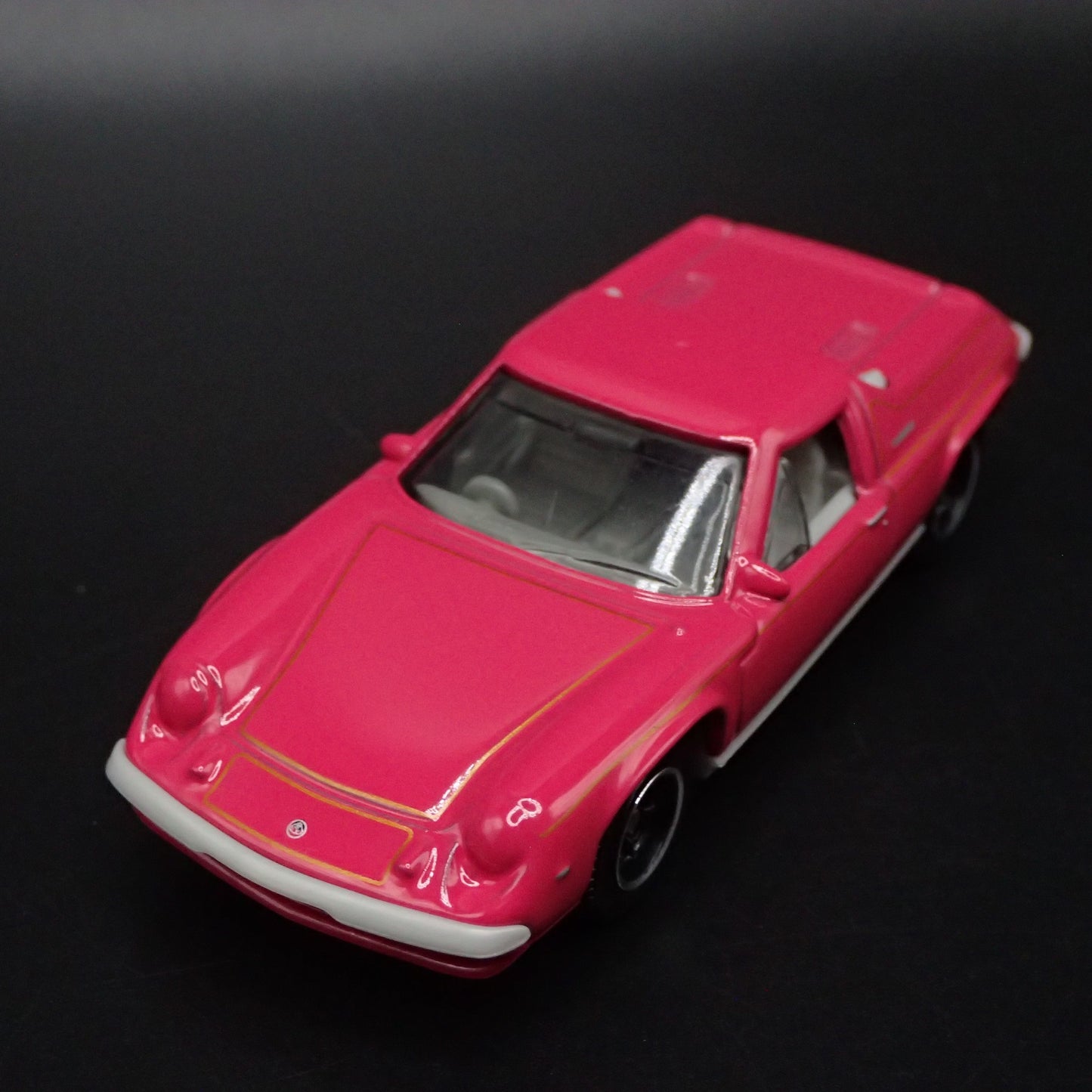 1966-1975 LOTUS EUROPA PINK 1/64 SCALE COLLECTIBLE DIORAMA DIECAST MODEL CAR