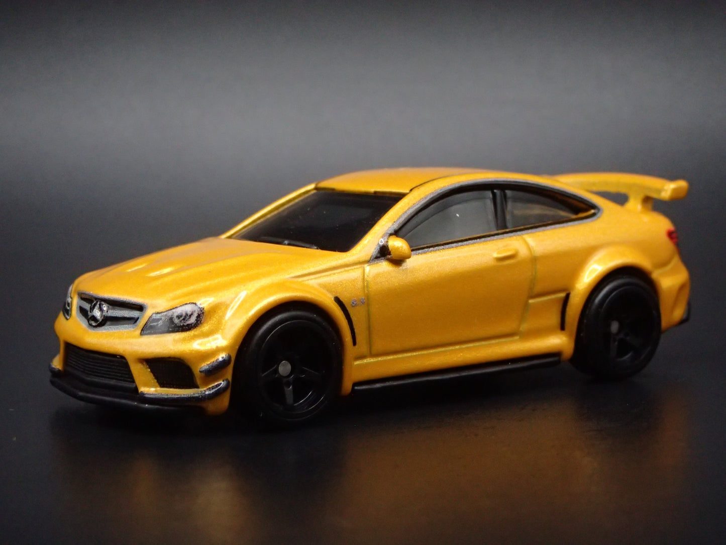 2011 -2015 MERCEDES-BENZ C63 AMG COUPE BLACK SERIES 1:64 SCALE DIECAST MODEL CAR