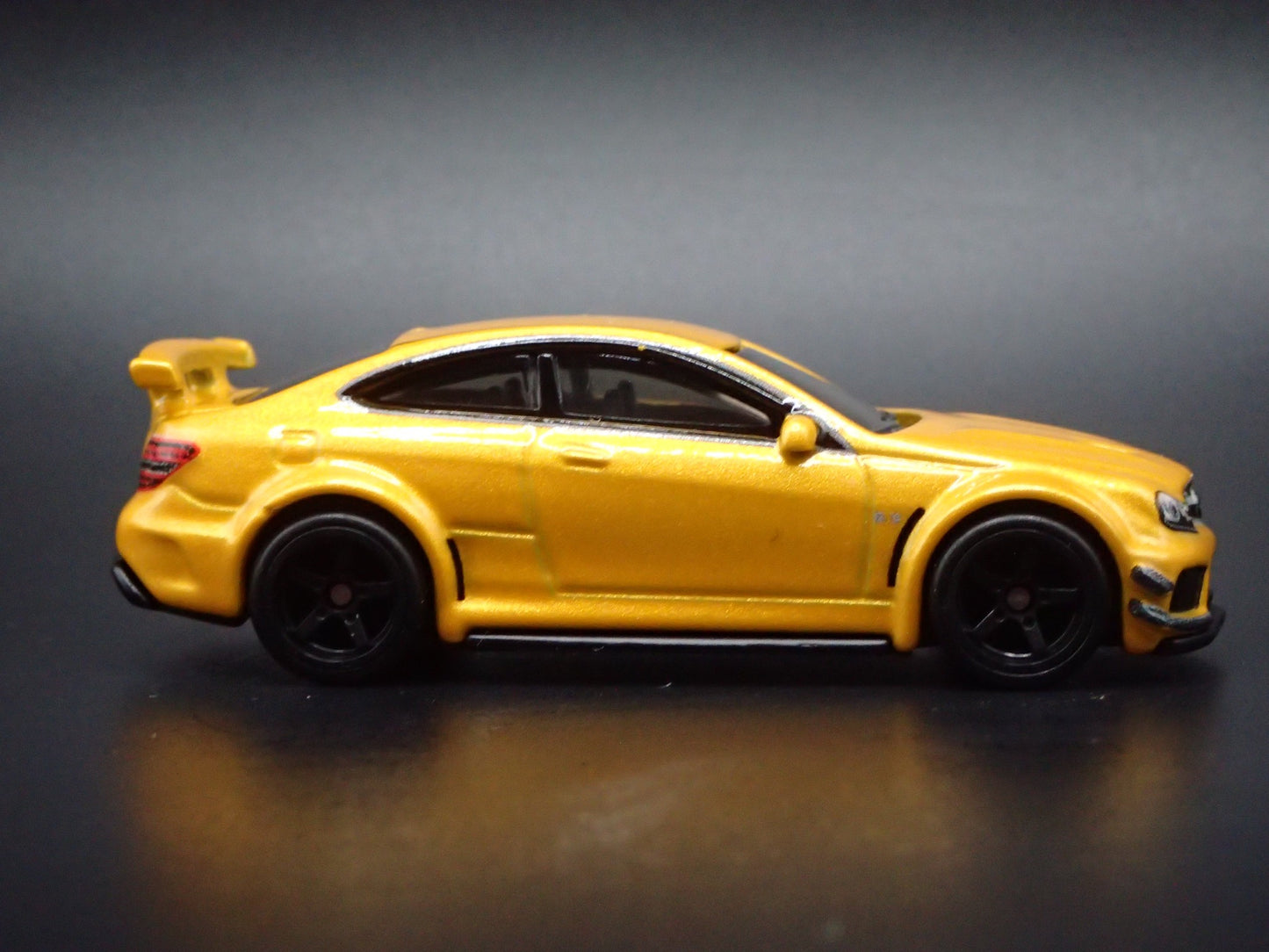 2011 -2015 MERCEDES-BENZ C63 AMG COUPE BLACK SERIES 1:64 SCALE DIECAST MODEL CAR