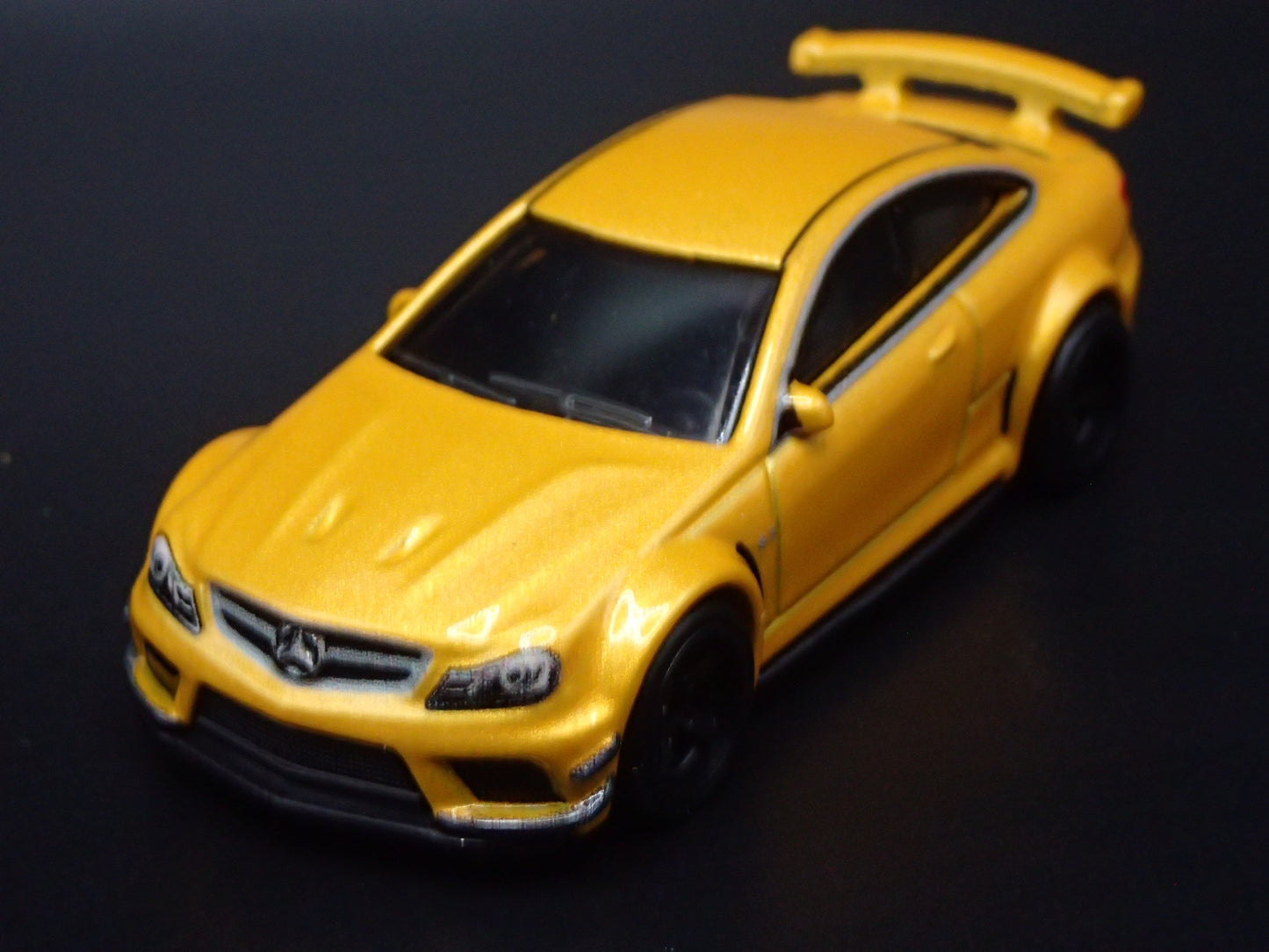 2011 -2015 MERCEDES-BENZ C63 AMG COUPE BLACK SERIES 1:64 SCALE DIECAST MODEL CAR