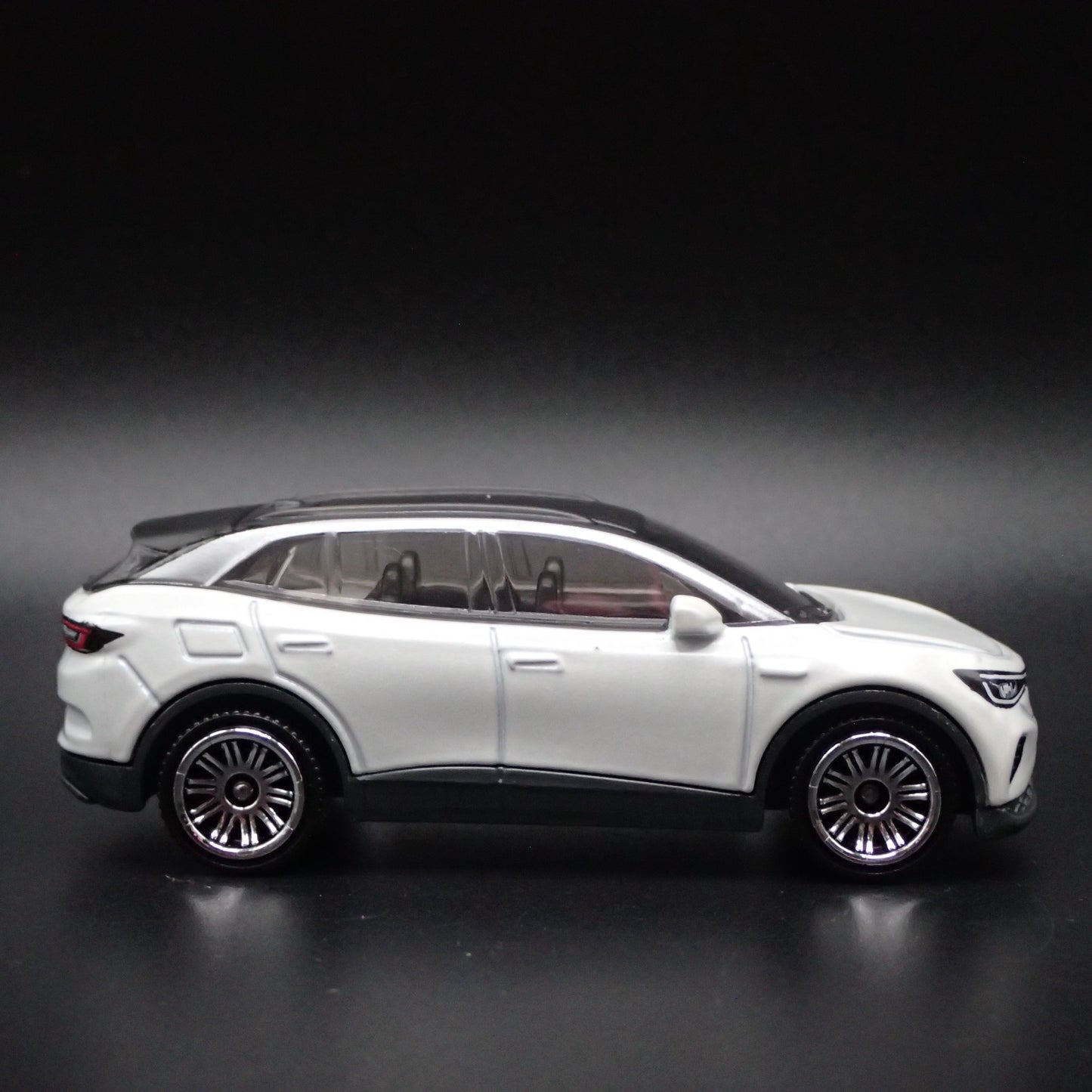 2020-2025 VW VOLKSWAGEN ID 4 ID4 ELECTRIC CAR WHITE 1:64 SCALE DIECAST MODEL CAR