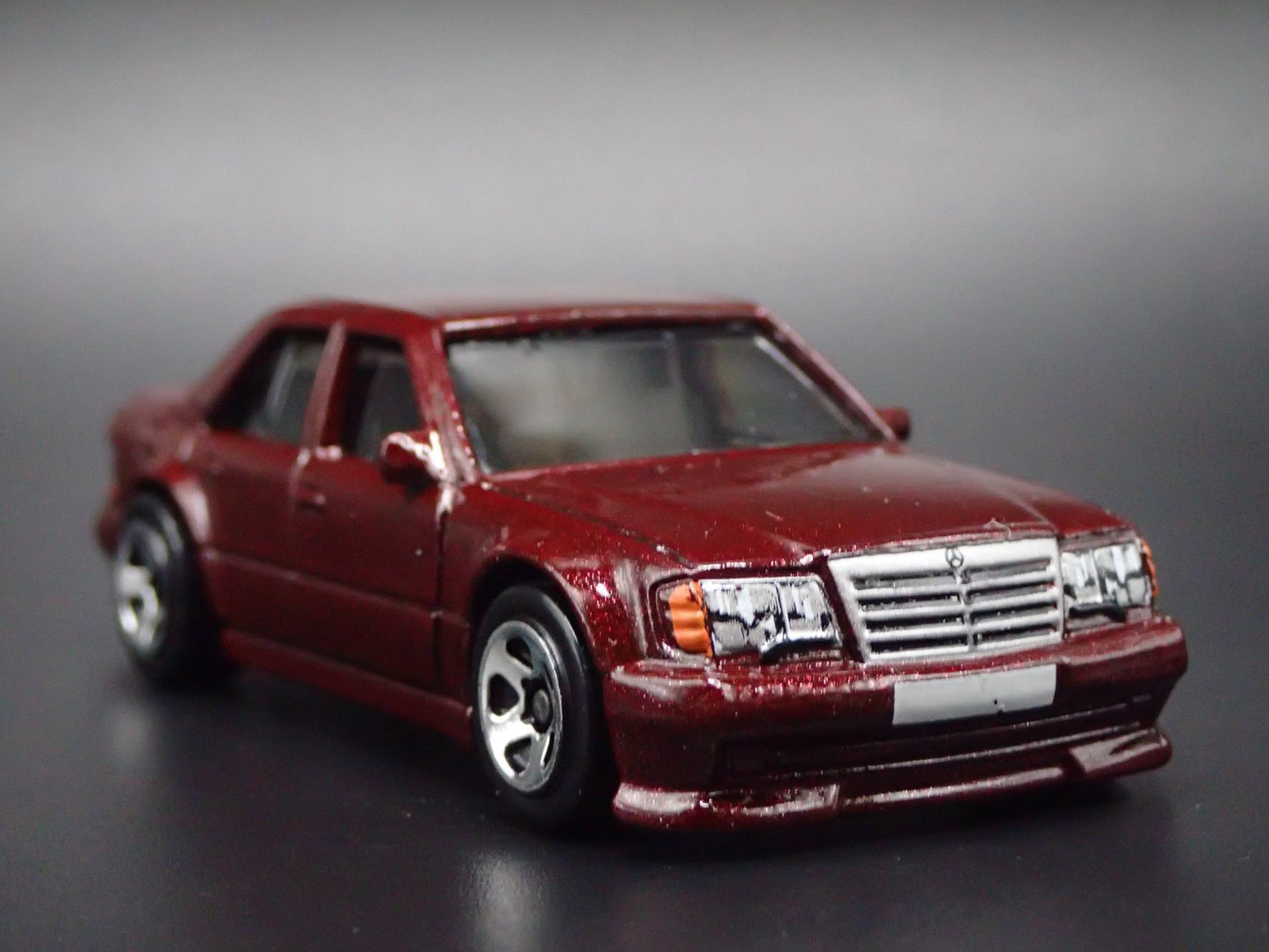 1991-1994 MERCEDES-BENZ 500 E BURGUNDY 1:64 SCALE COLLECTIBLE DIECAST MODEL CAR
