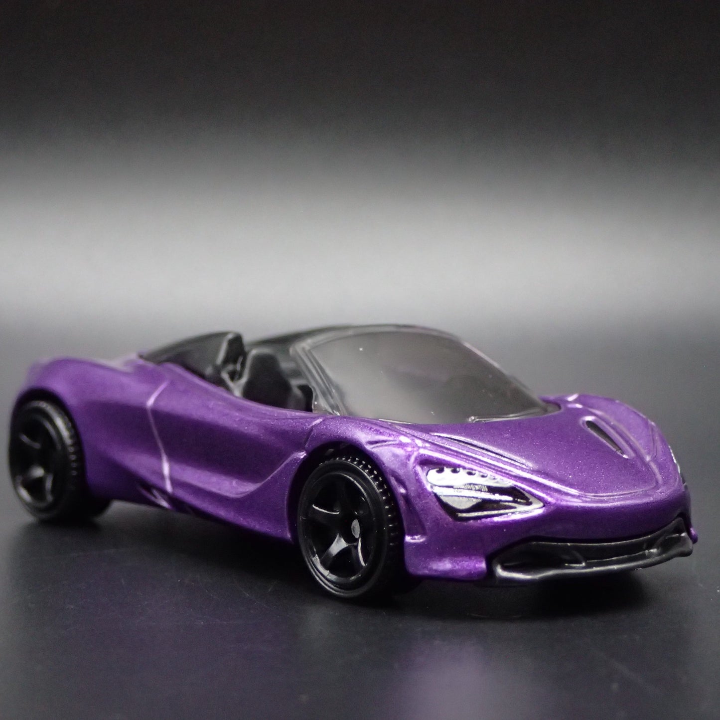 2018-2023 MCLAREN 720S SPIDER SUPER CAR 1:64 SCALE DIORAMA DIECAST MODEL CAR