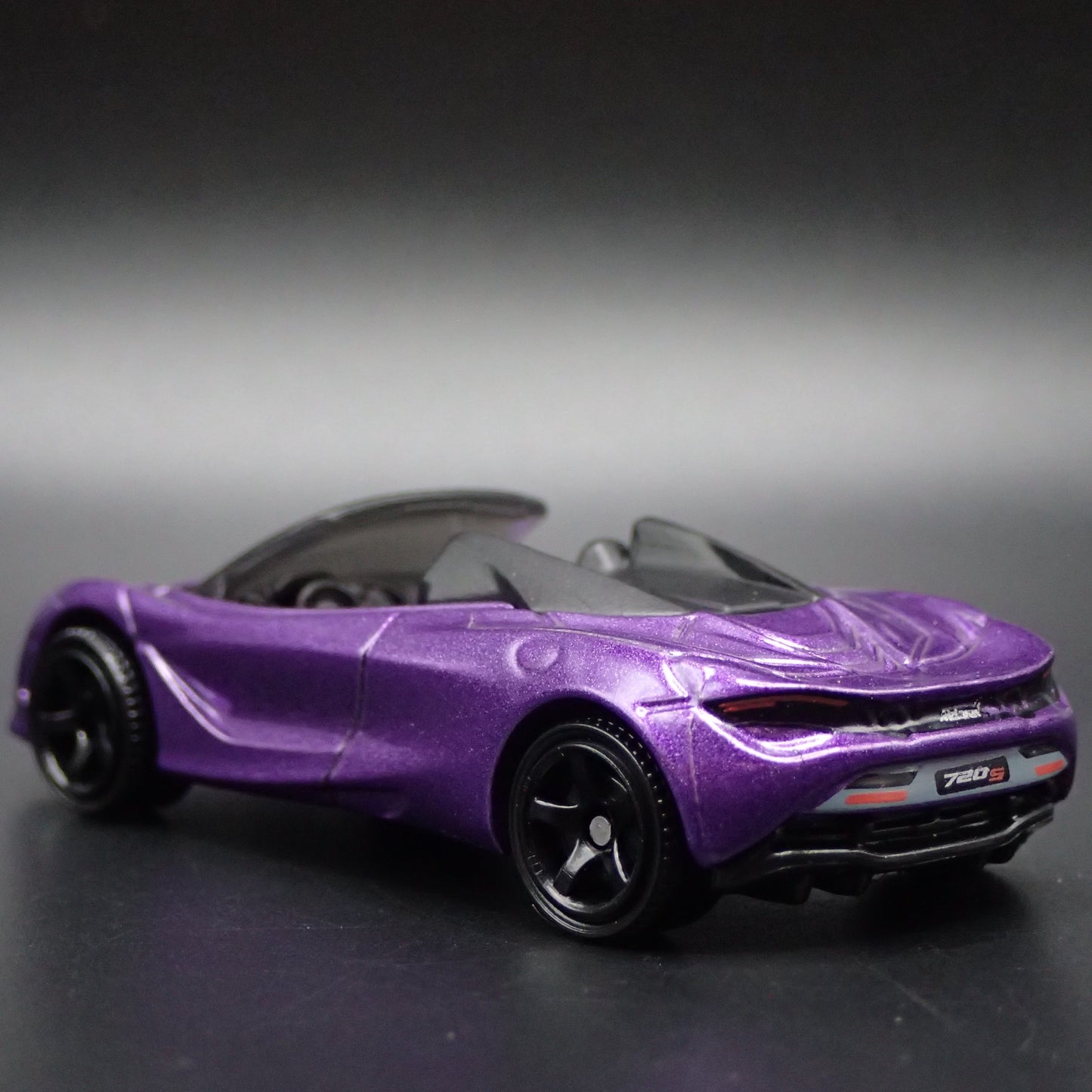 2018-2023 MCLAREN 720S SPIDER SUPER CAR 1:64 SCALE DIORAMA DIECAST MODEL CAR
