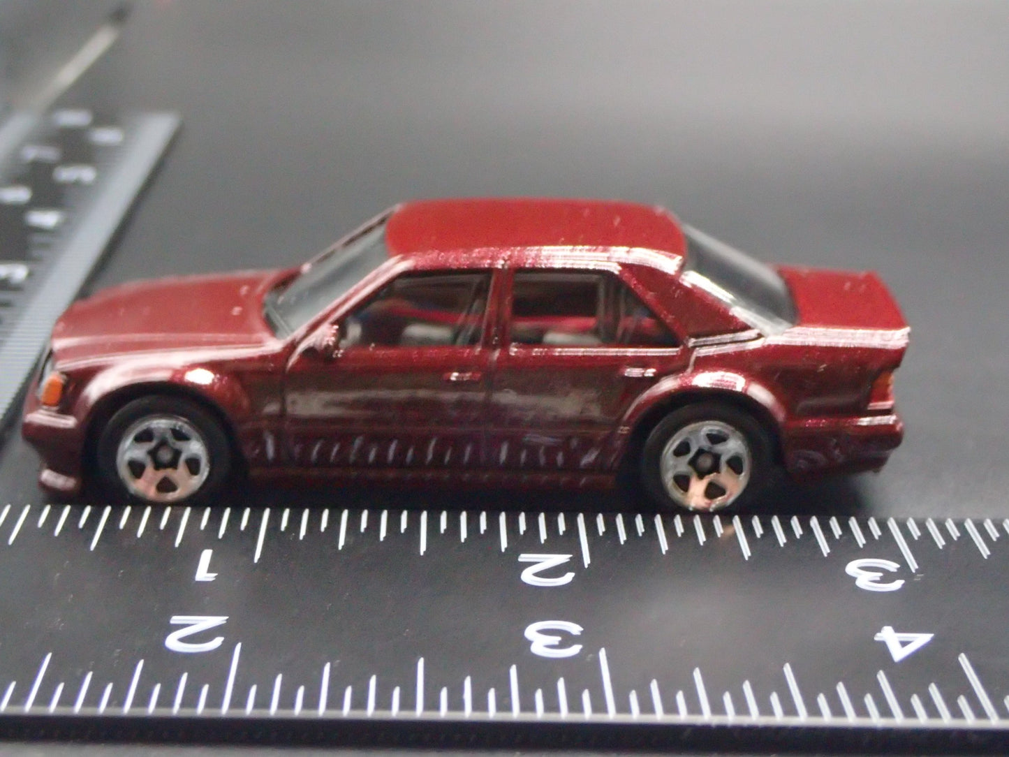 1991-1994 MERCEDES-BENZ 500 E BURGUNDY 1:64 SCALE COLLECTIBLE DIECAST MODEL CAR