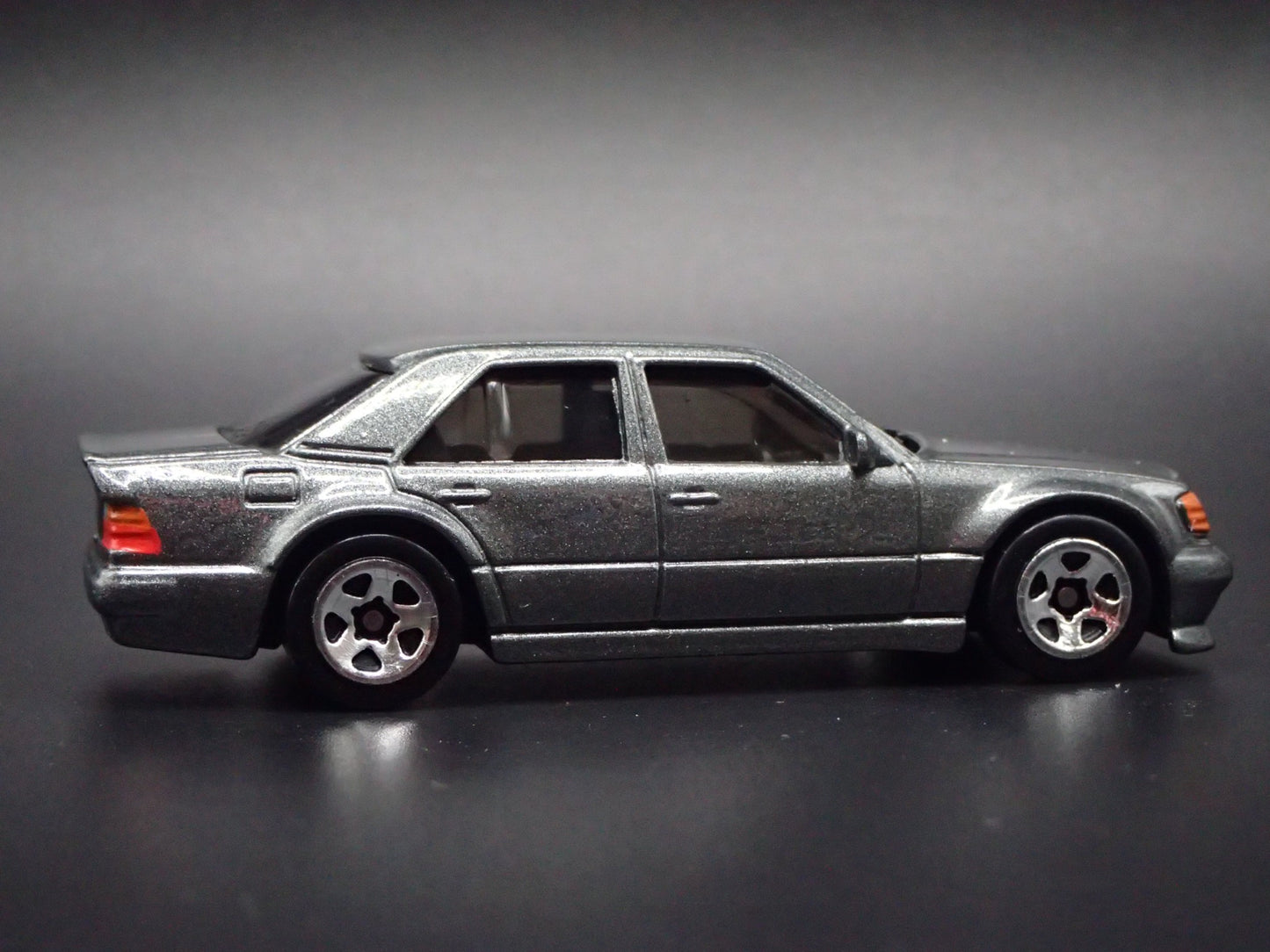 1991-1994 MERCEDES-BENZ 500 E GRAY 1:64 SCALE COLLECTIBLE DIECAST MODEL CAR