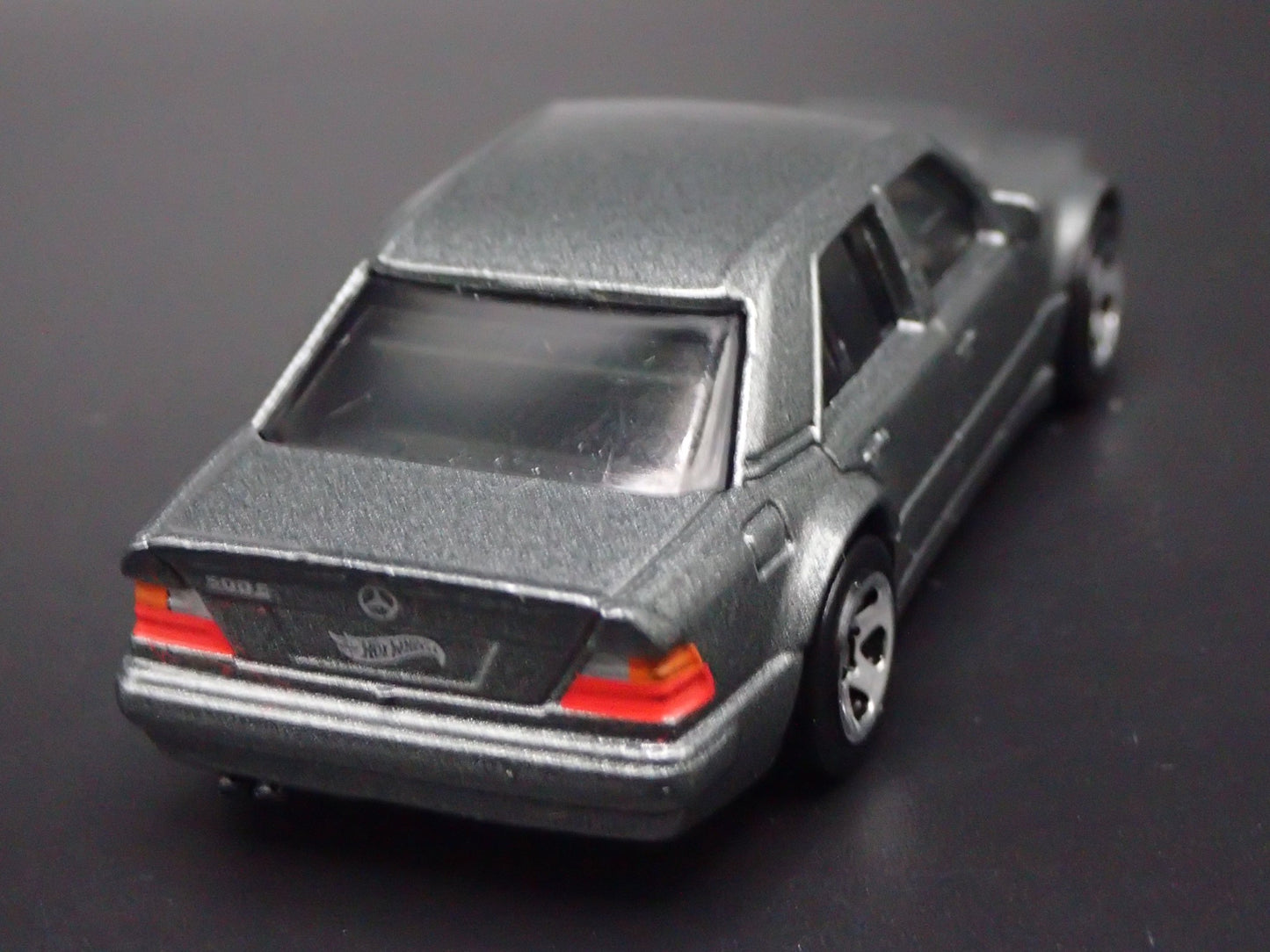 1991-1994 MERCEDES-BENZ 500 E GRAY 1:64 SCALE COLLECTIBLE DIECAST MODEL CAR