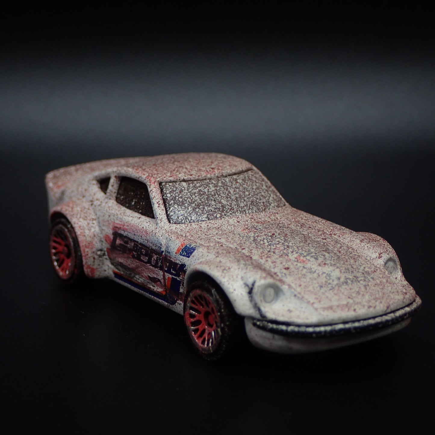 1970-1973 NISSAN FAIRLADY Z 240Z GREDDY BARN FIND 1/64 SCALE DIECAST MODEL CAR