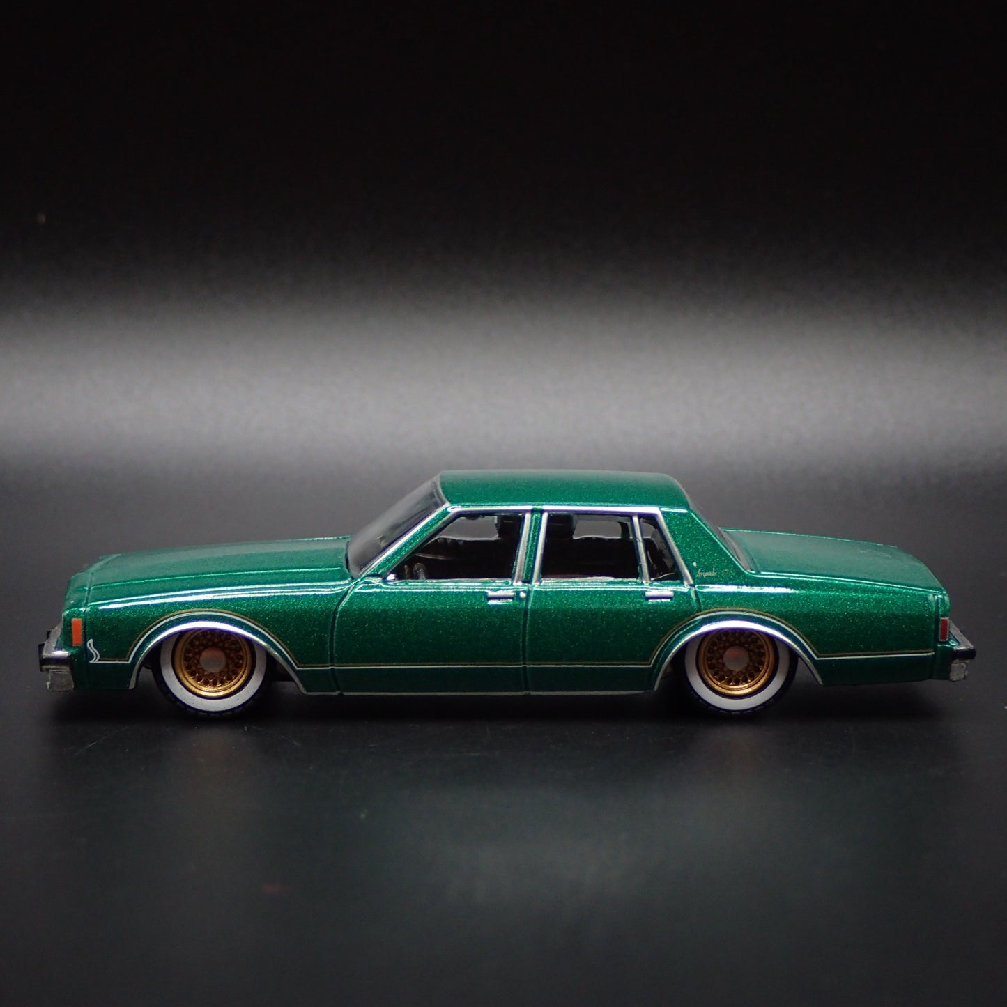 1985 85 CHEVY CHEVROLET IMPALA LOWRIDER 4 FOUR DOOR 1/64 SCALE DIECAST MODEL CAR