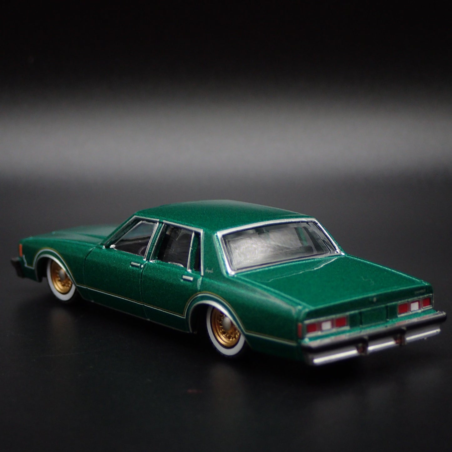 1985 85 CHEVY CHEVROLET IMPALA LOWRIDER 4 FOUR DOOR 1/64 SCALE DIECAST MODEL CAR