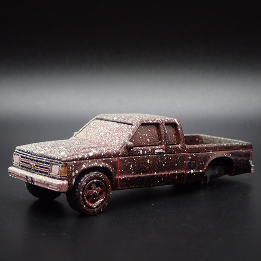 1982-1993 CHEVROLET S10 EXTENDED CAB TRUCK BARN FIND 1:64 DIECAST MODEL CAR