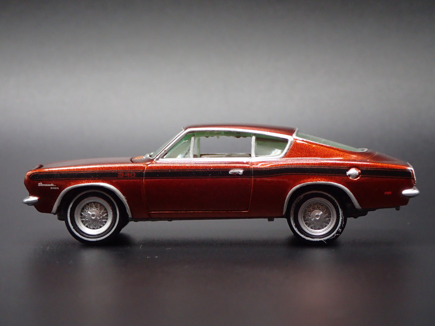 1969 69 PLYMOUTH BARRACUDA FASTBACK 1:64 SCALE COLLECTIBLE DIECAST MODEL CAR