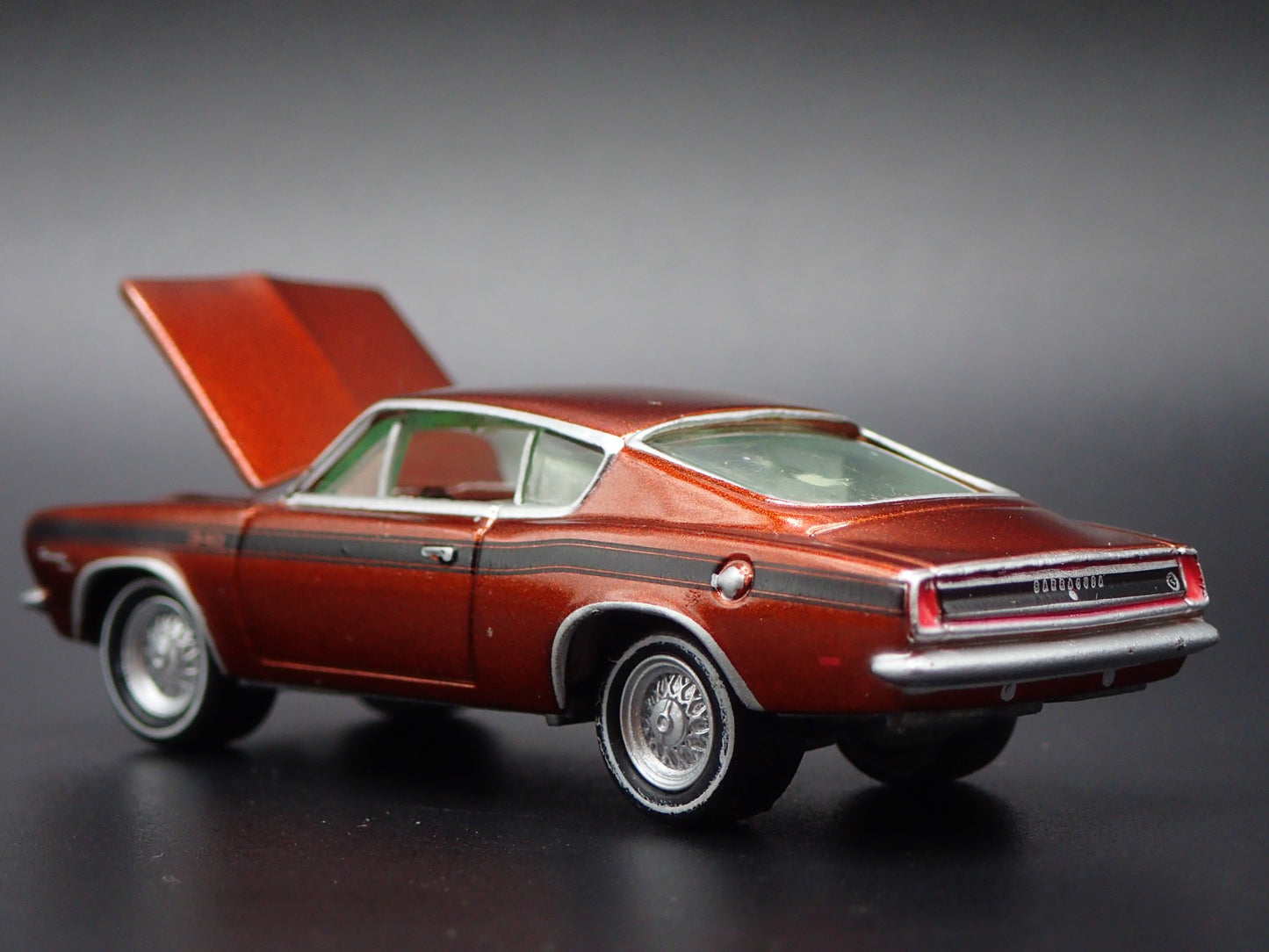 1969 69 PLYMOUTH BARRACUDA FASTBACK 1:64 SCALE COLLECTIBLE DIECAST MODEL CAR