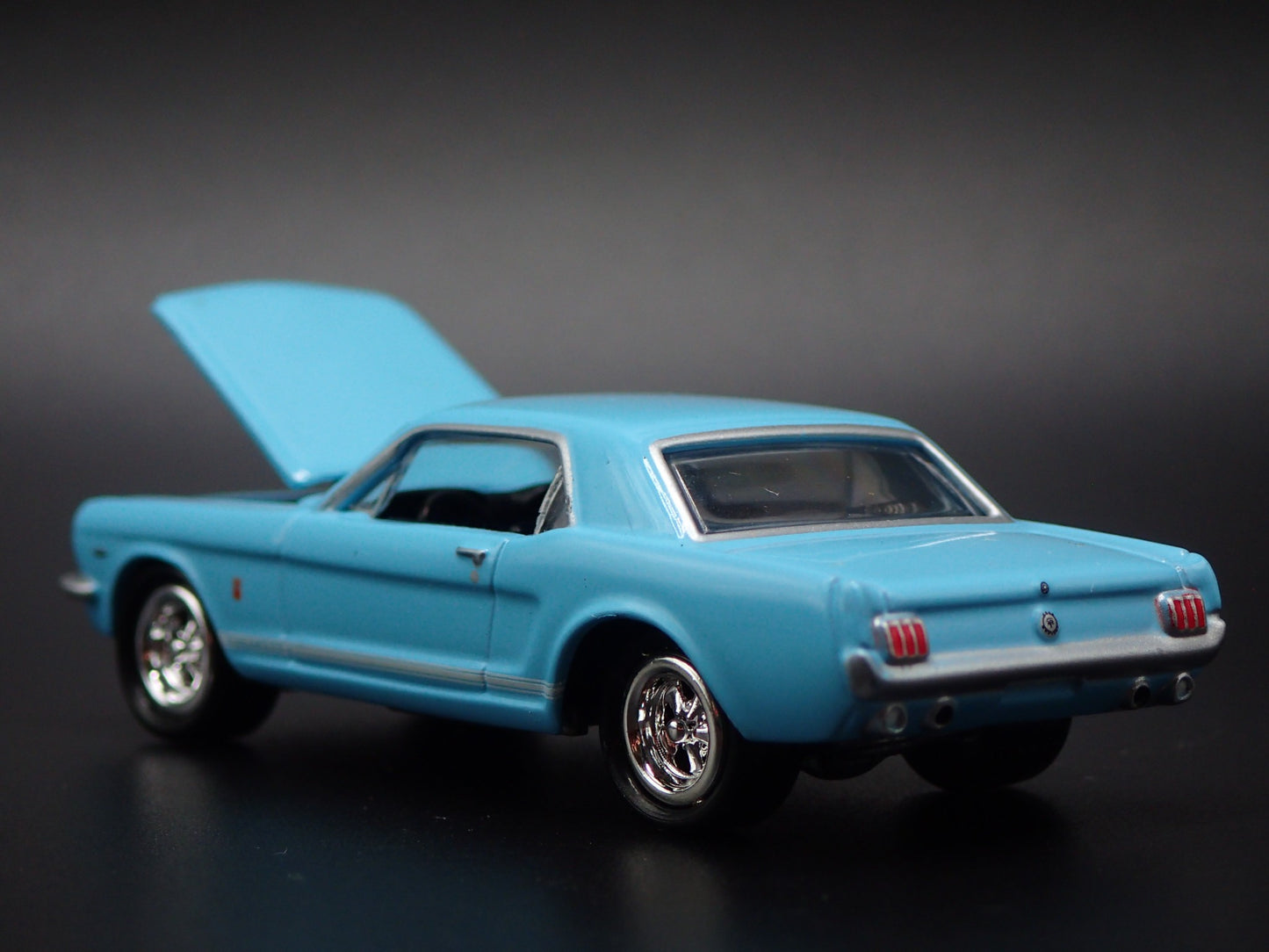 1965 65 FORD MUSTANG COUPE RARE 1:64 SCALE COLLECTIBLE DIORAMA DIECAST MODEL CAR