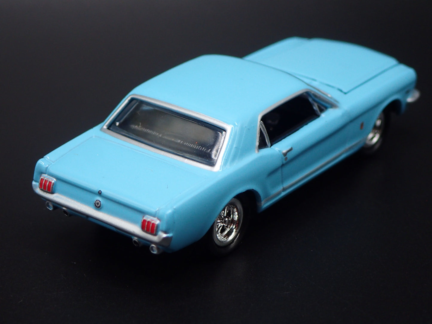 1965 65 FORD MUSTANG COUPE RARE 1:64 SCALE COLLECTIBLE DIORAMA DIECAST MODEL CAR